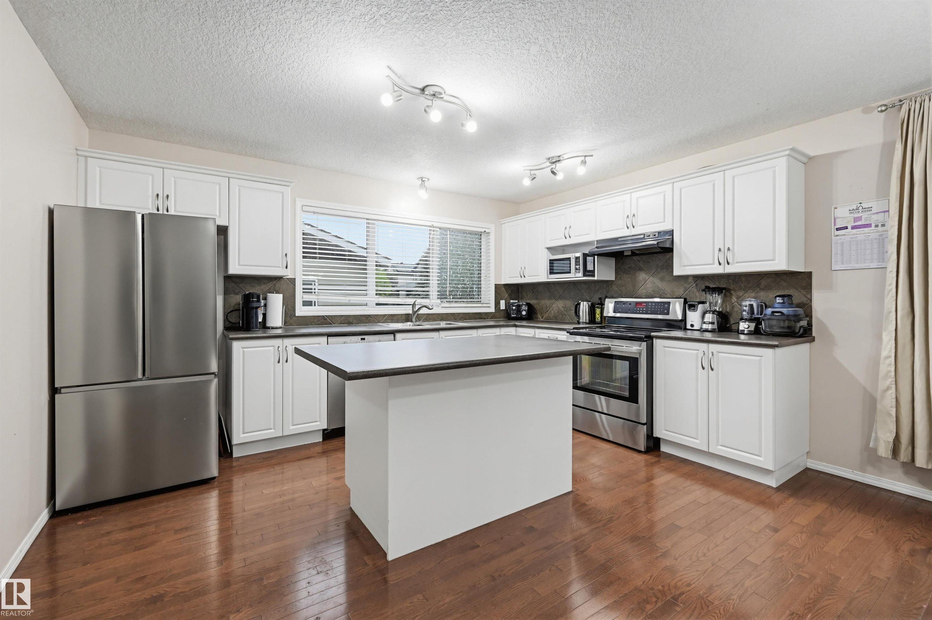 Photo 7 at 1804 121 Street SW, Rutherford, Edmonton