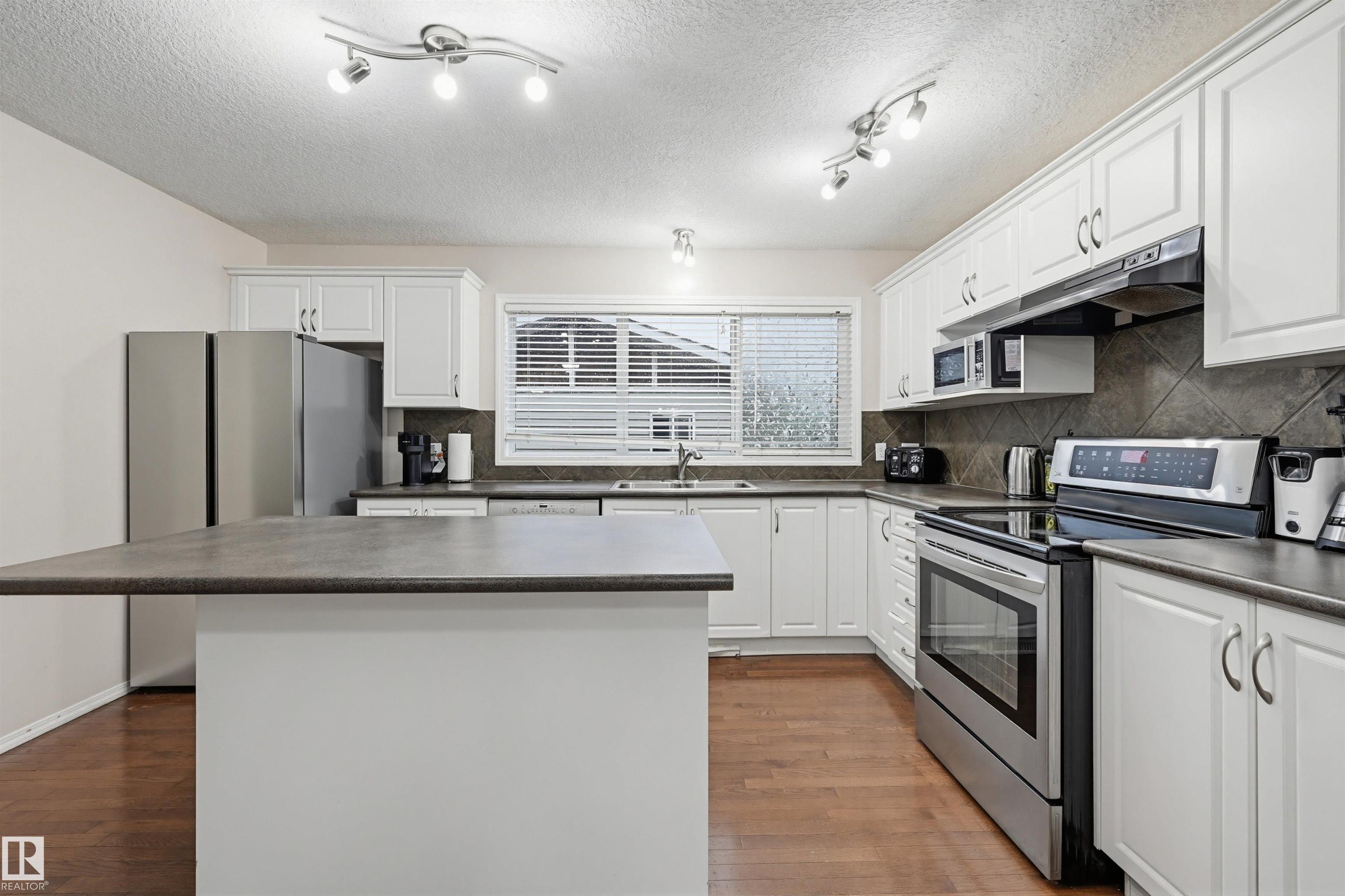 Photo 9 at 1804 121 Street SW, Rutherford, Edmonton