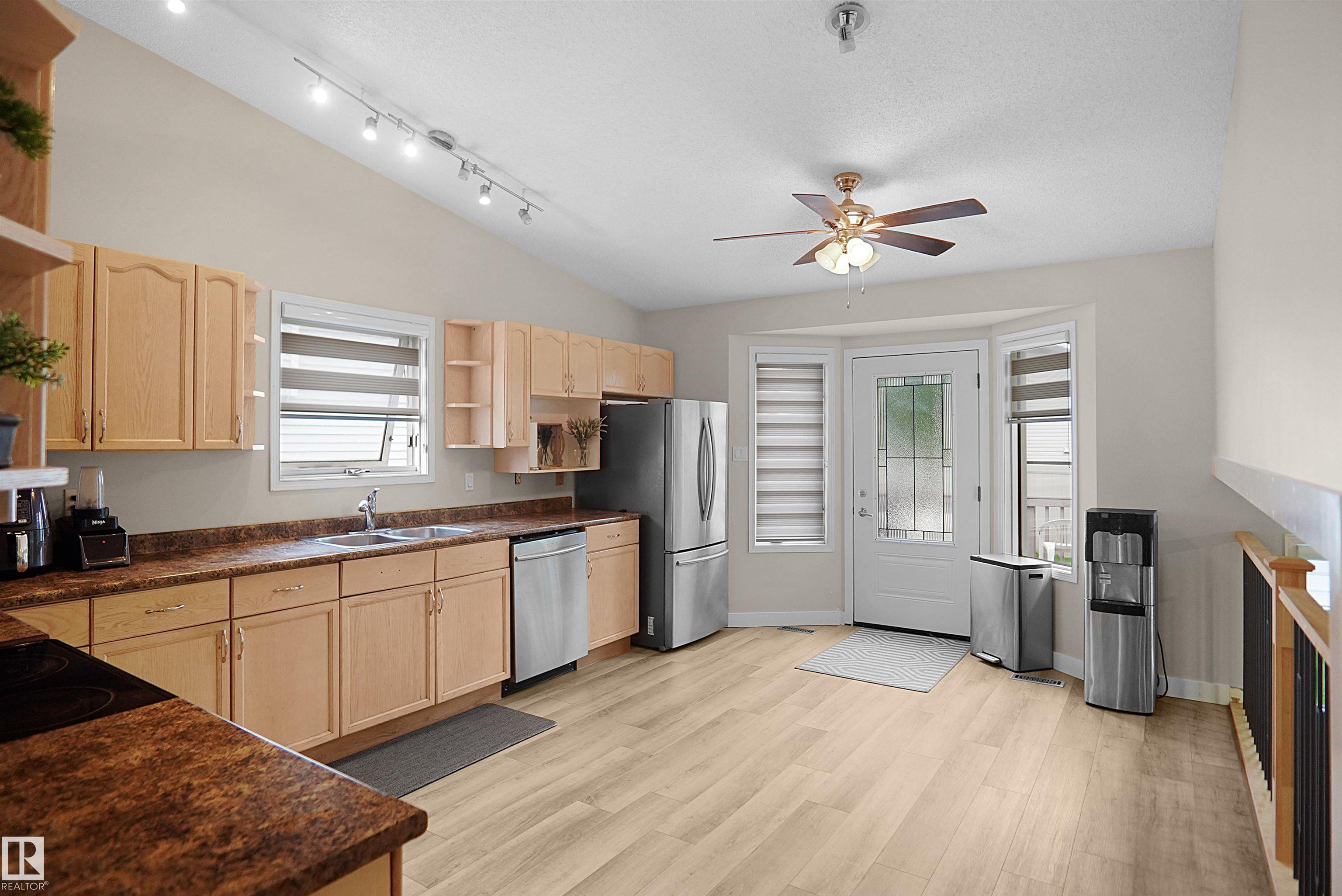 Photo 11 at 15536 70 Street NW, Ozerna, Edmonton