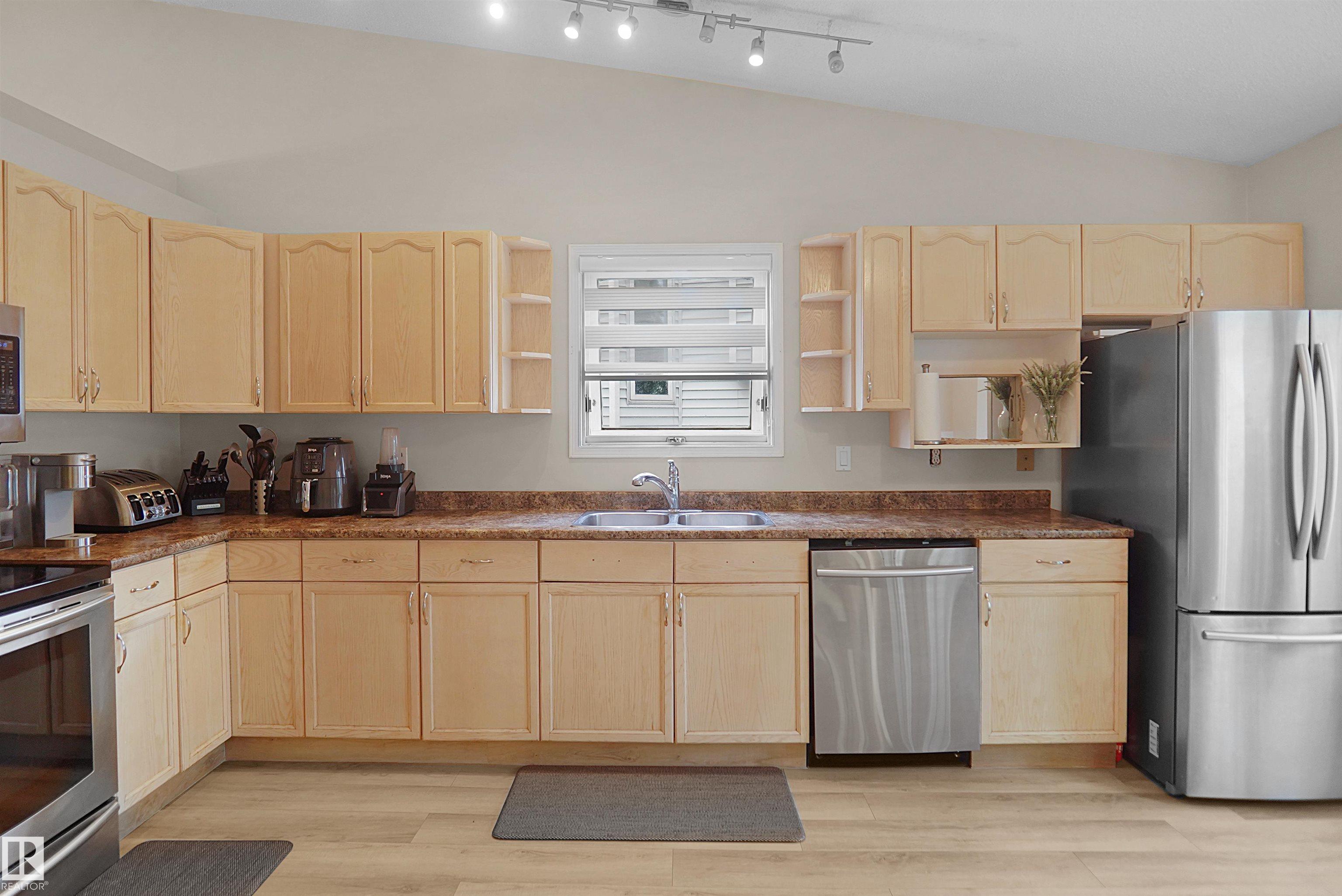 Photo 12 at 15536 70 Street NW, Ozerna, Edmonton