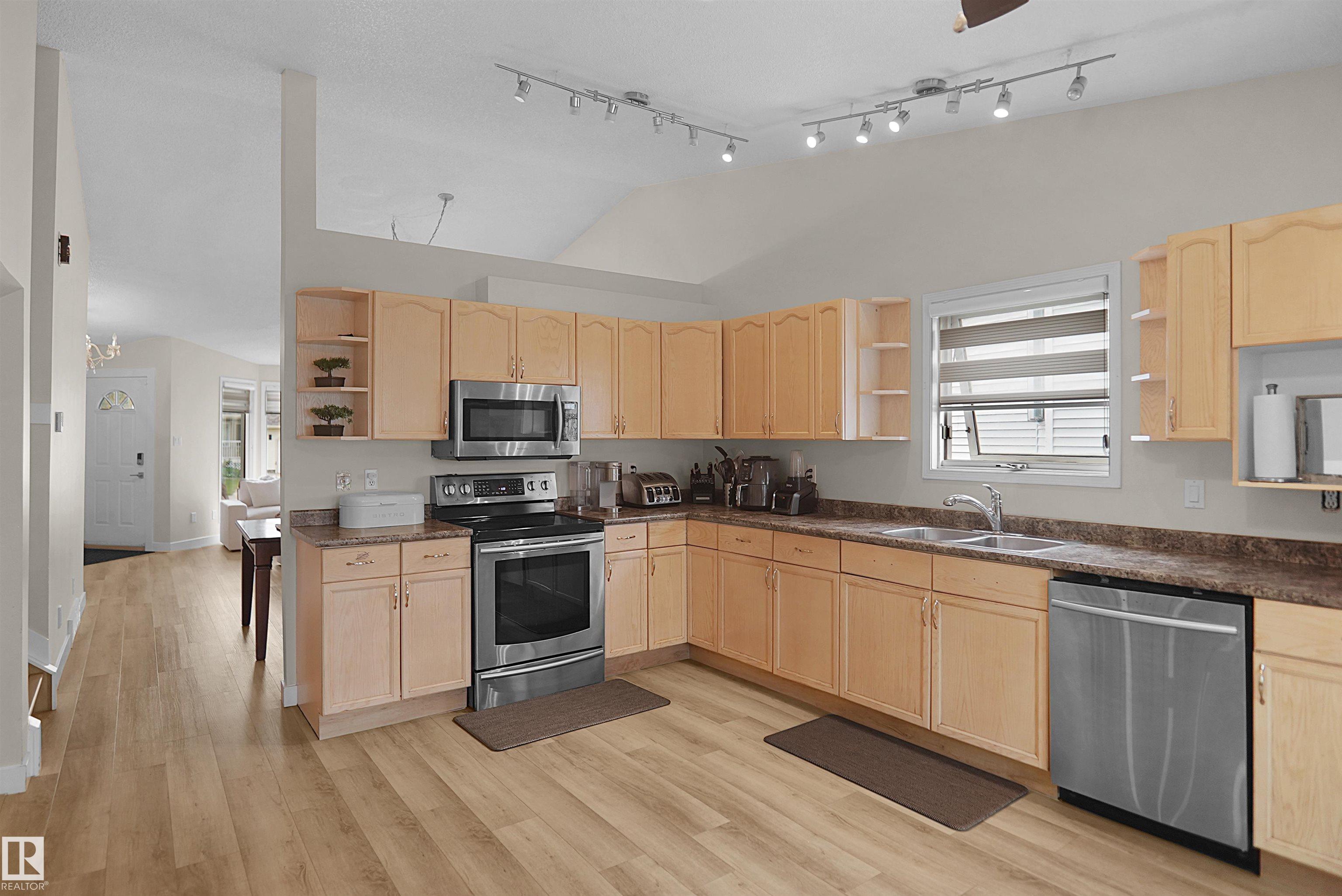 Photo 13 at 15536 70 Street NW, Ozerna, Edmonton