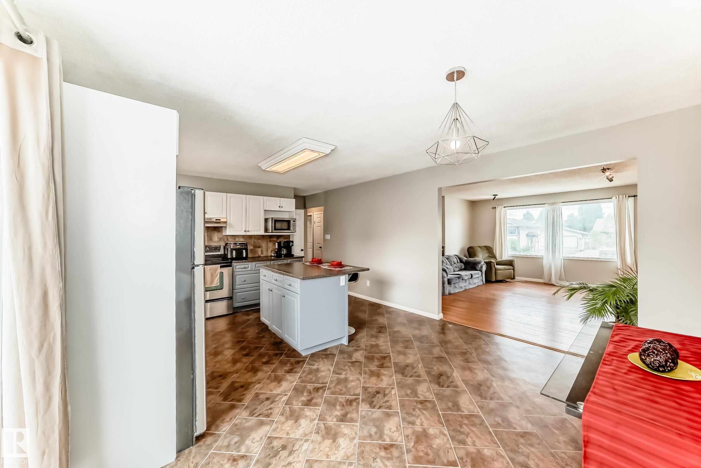 Photo 14 at 3909 39 Avenue, South Park, Leduc