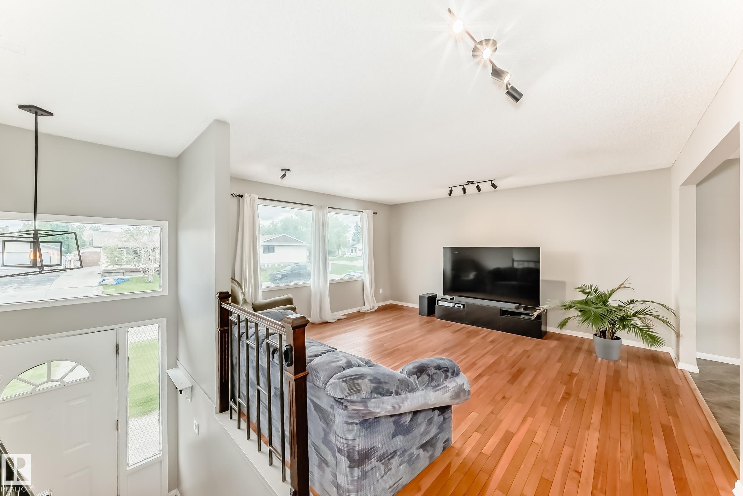 Photo 15 at 3909 39 Avenue, South Park, Leduc