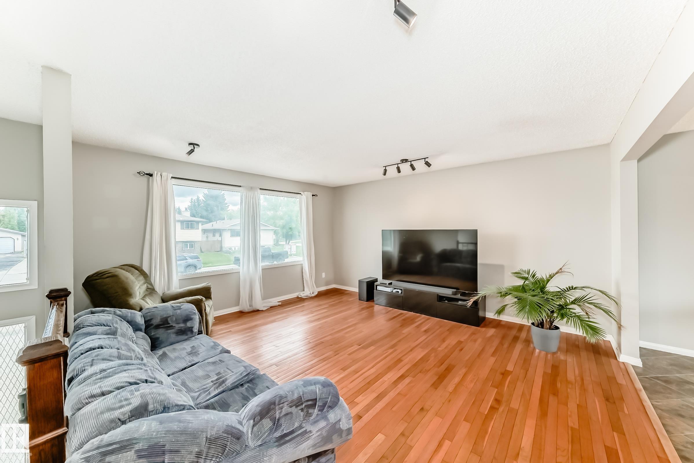Photo 16 at 3909 39 Avenue, South Park, Leduc