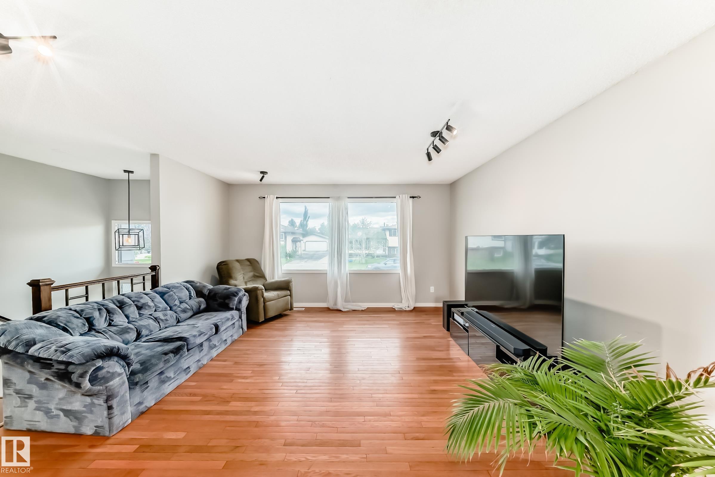 Photo 17 at 3909 39 Avenue, South Park, Leduc