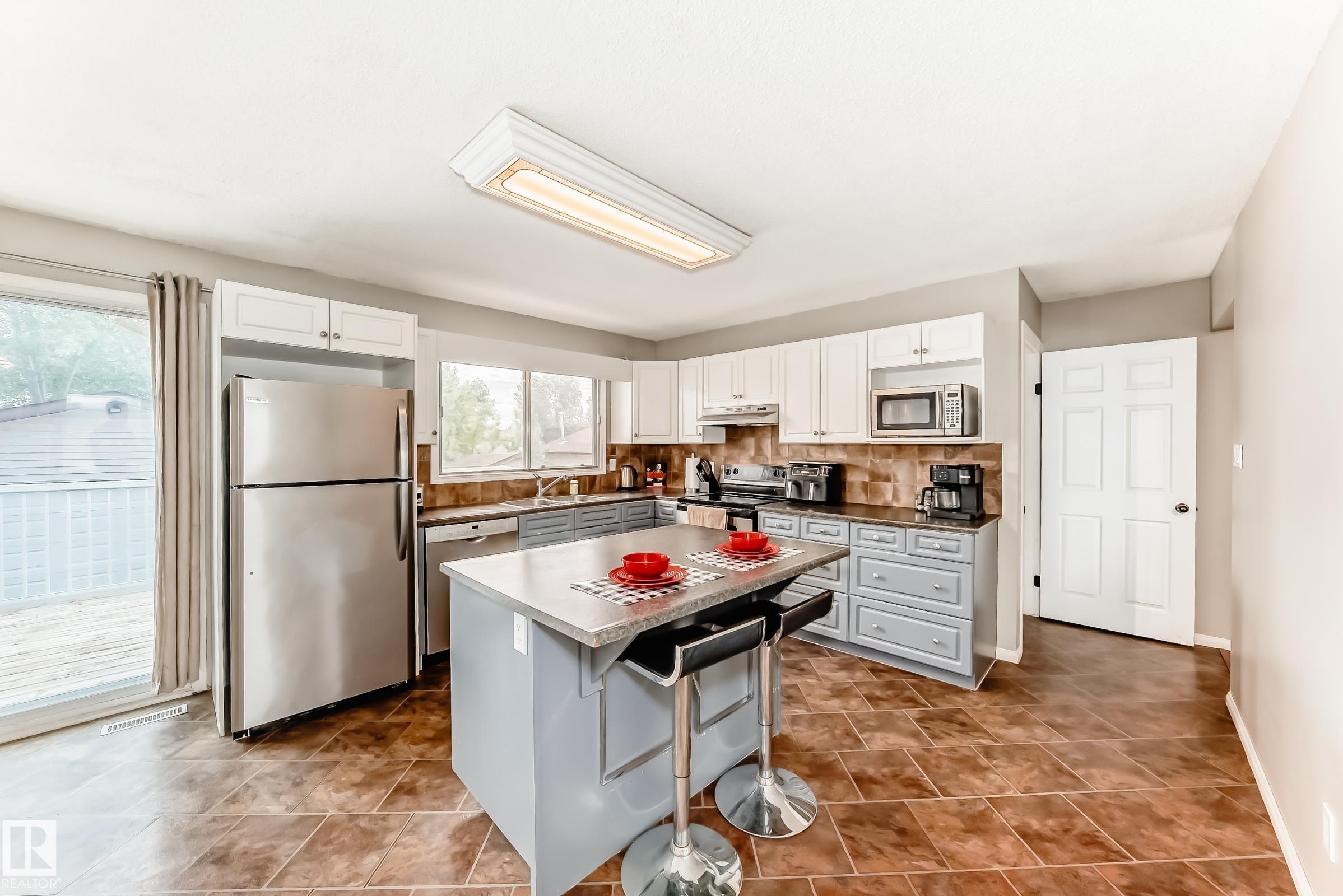 3909 39 Avenue, South Park, Leduc