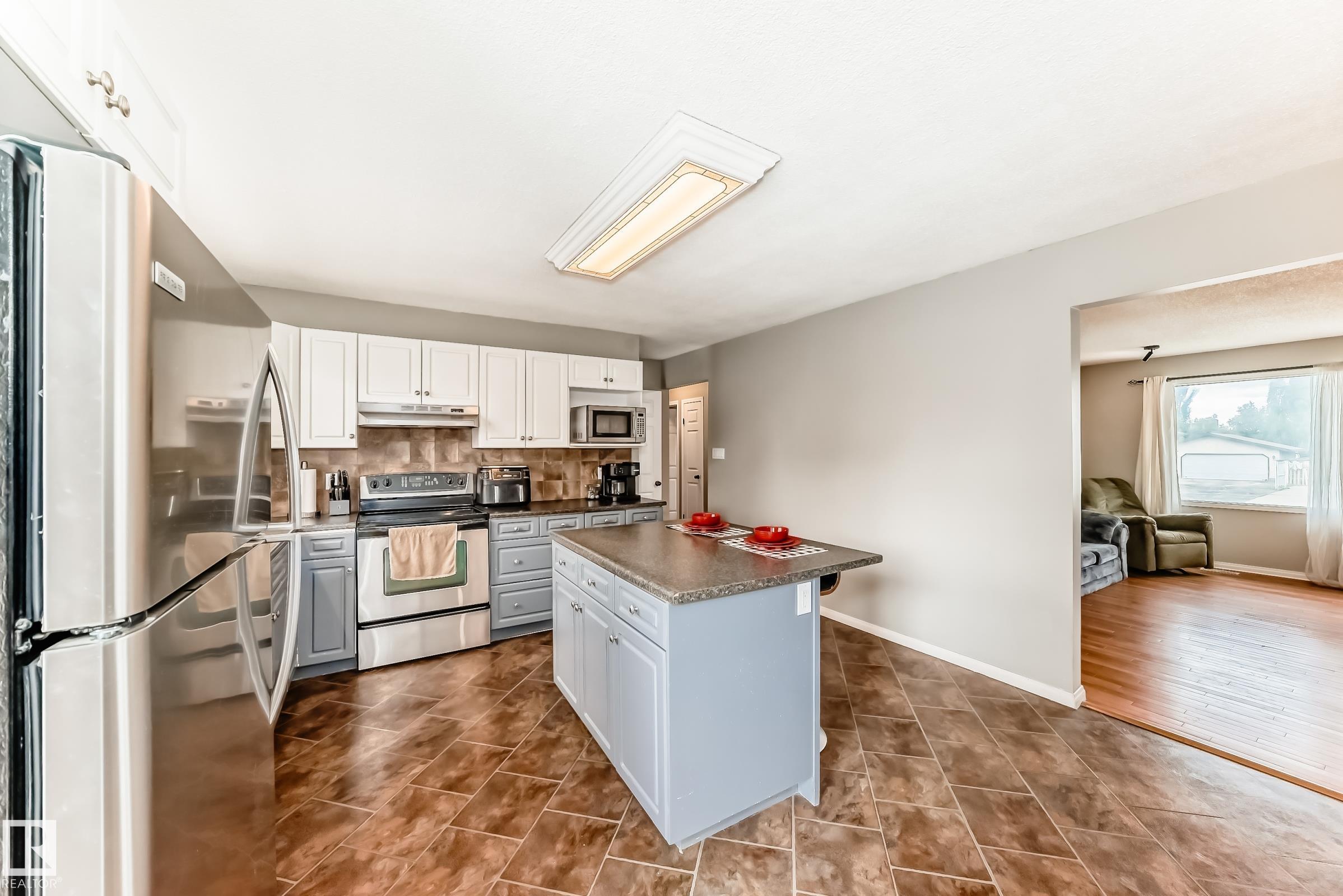 Photo 7 at 3909 39 Avenue, South Park, Leduc