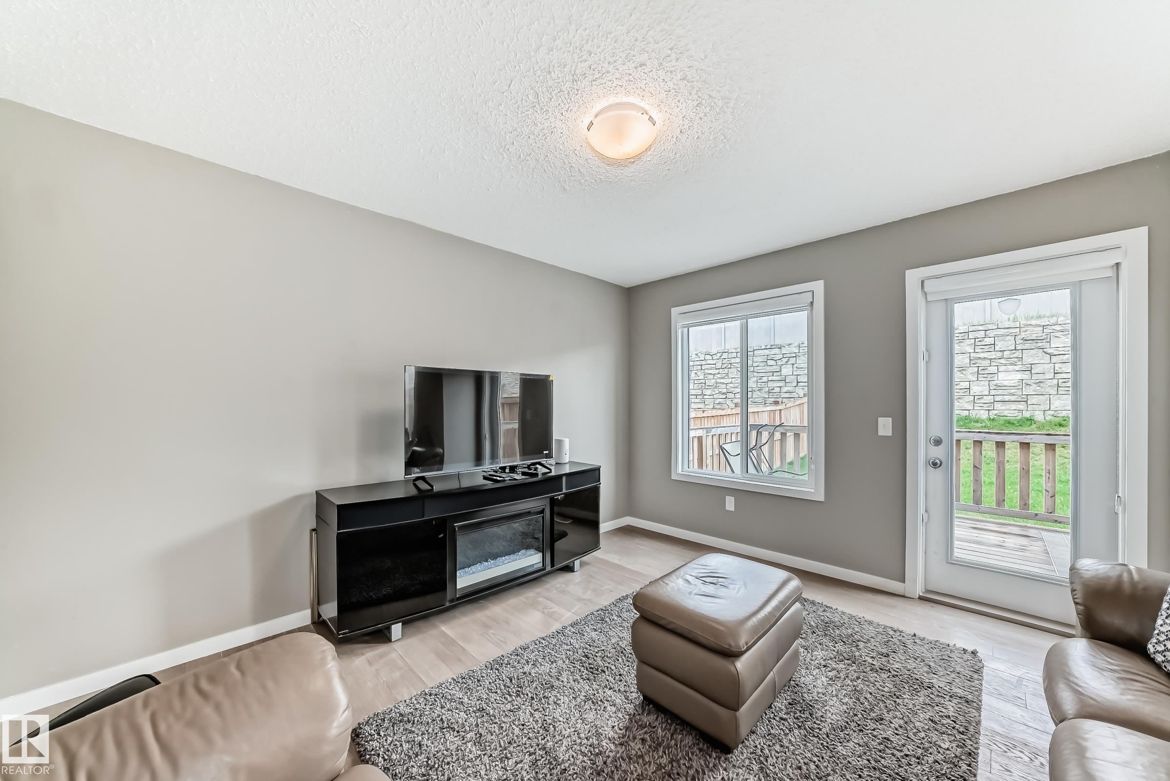 Photo 16 at 893 Ebbers Crescent NW, Ebbers, Edmonton