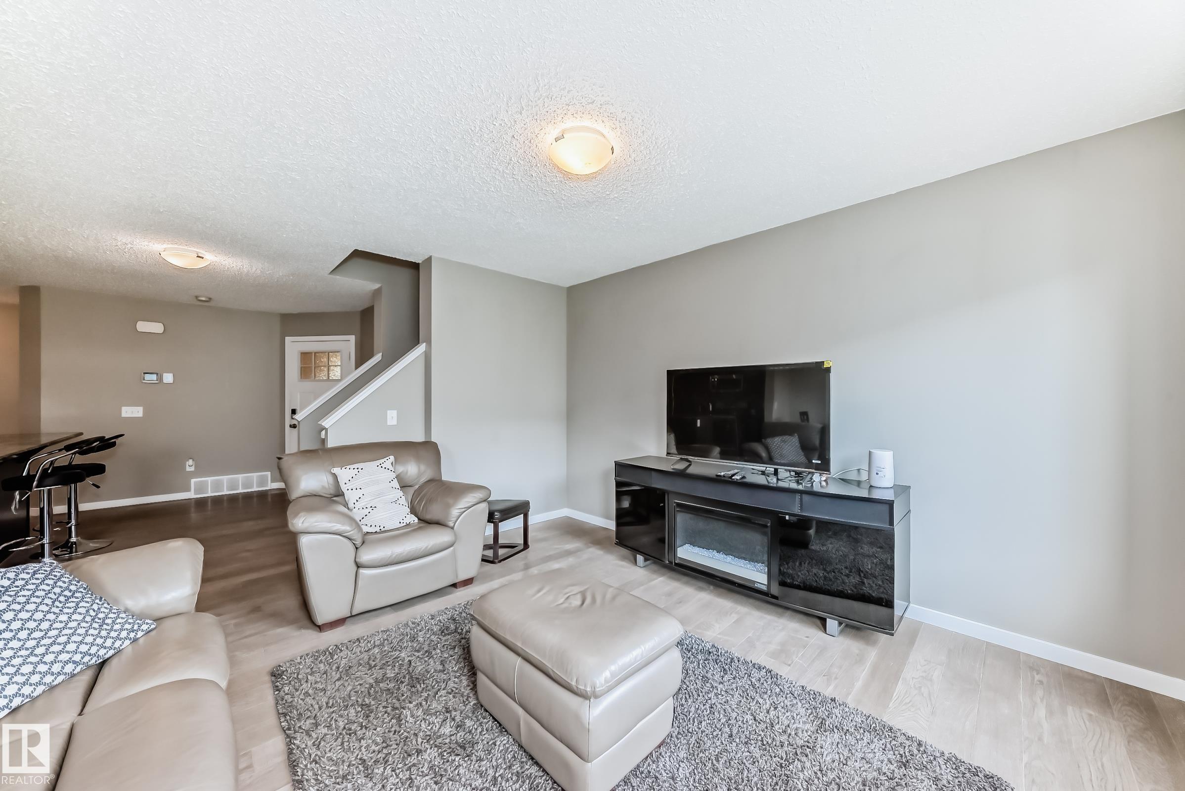 Photo 18 at 893 Ebbers Crescent NW, Ebbers, Edmonton