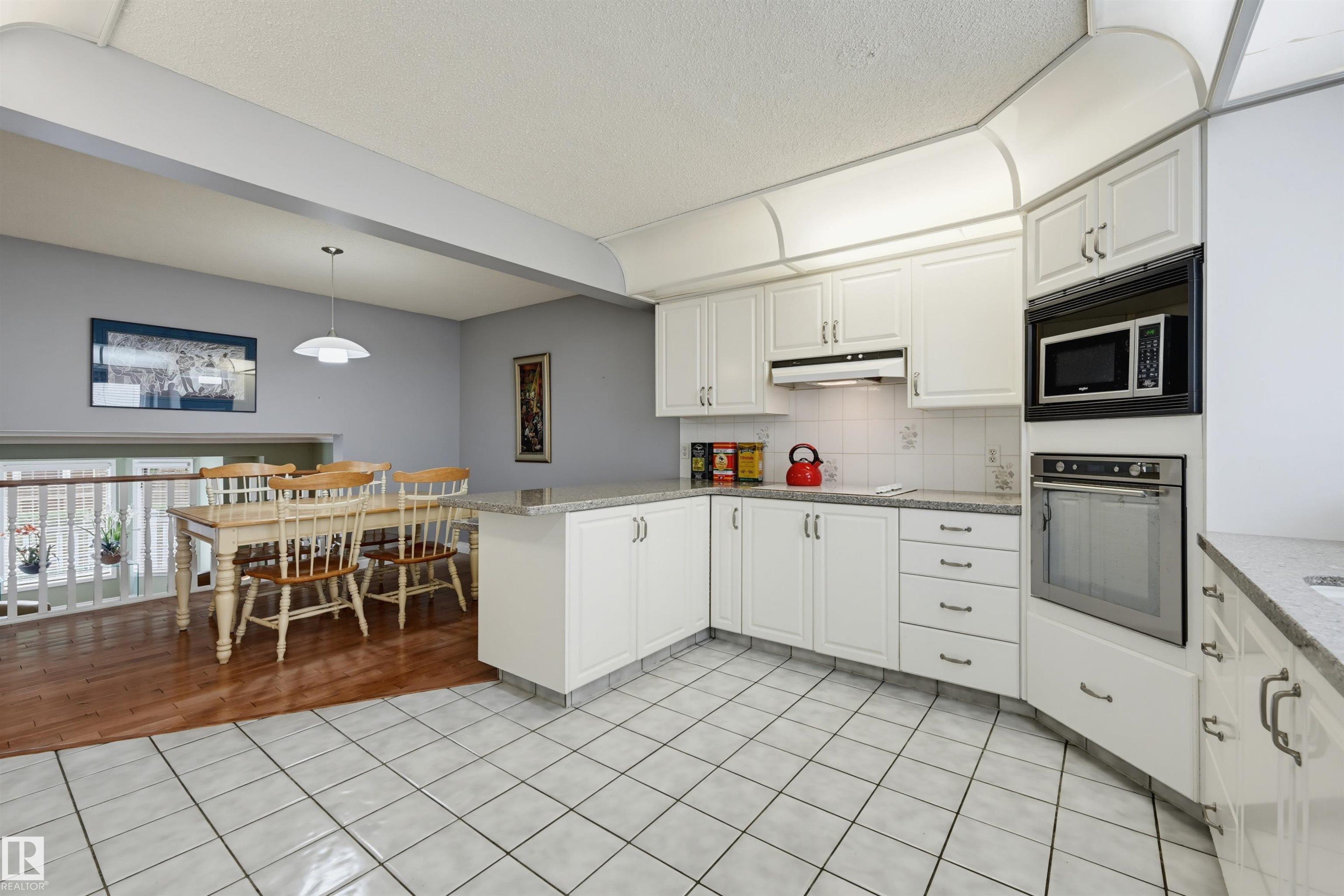 Photo 12 at 11107 98 Avenue NW, Wîhkwêntôwin, Edmonton