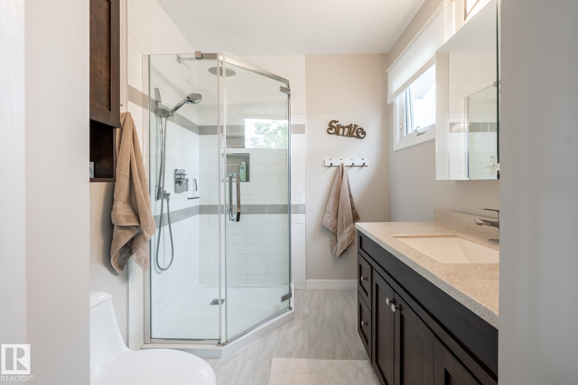 Photo 23 at 4040 77 Street NW, Tweddle Place, Edmonton