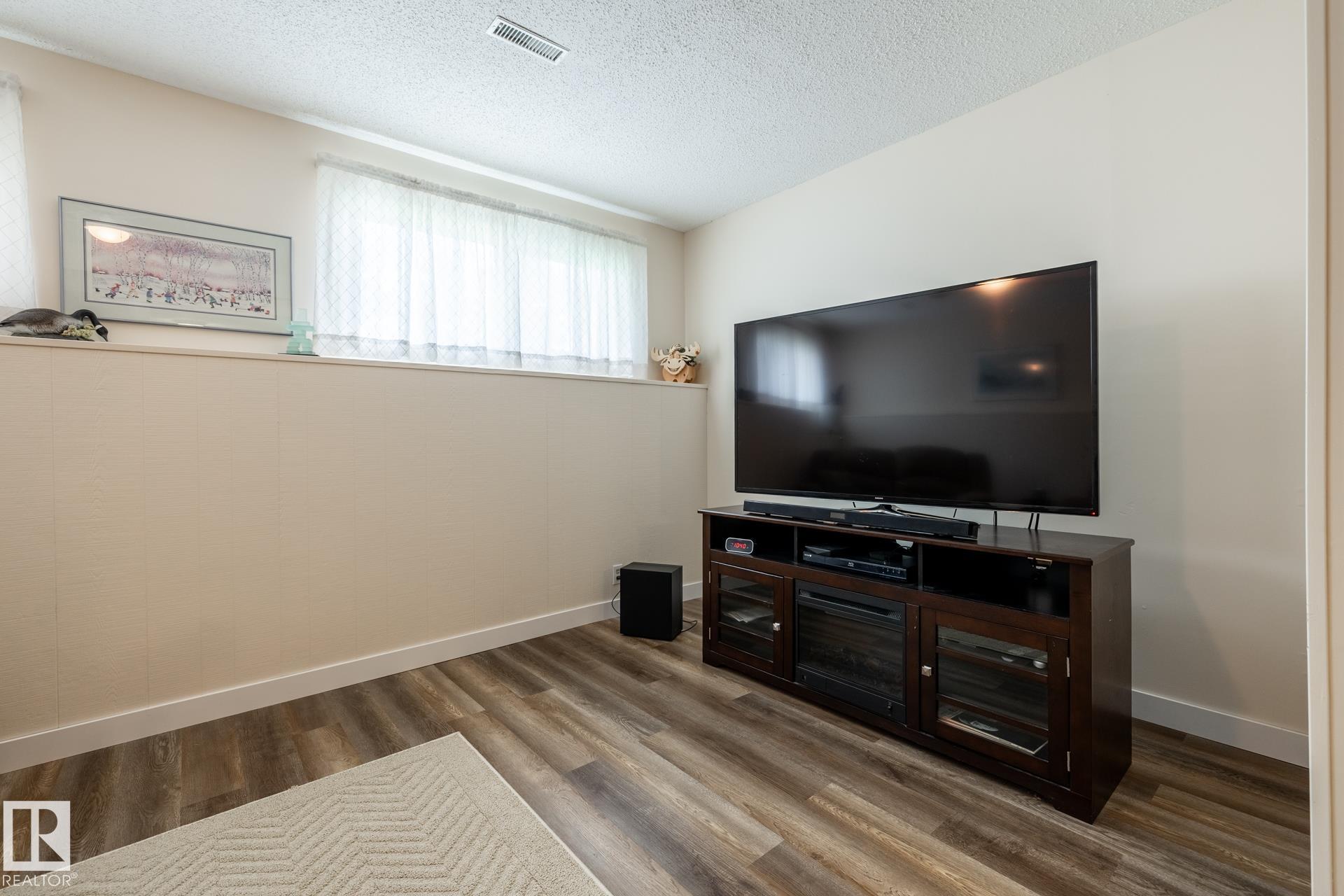 Photo 41 at 4040 77 Street NW, Tweddle Place, Edmonton