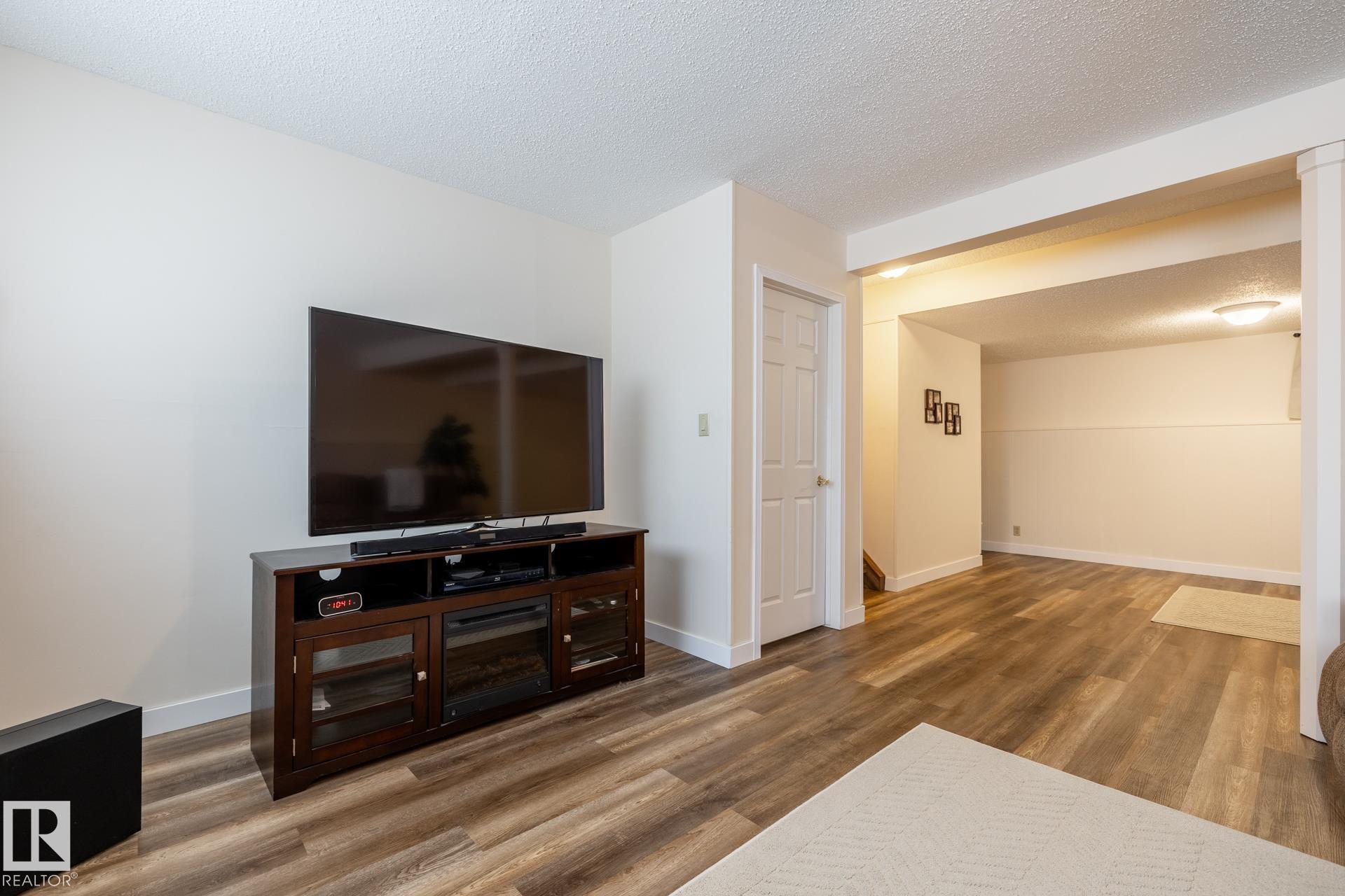 Photo 42 at 4040 77 Street NW, Tweddle Place, Edmonton