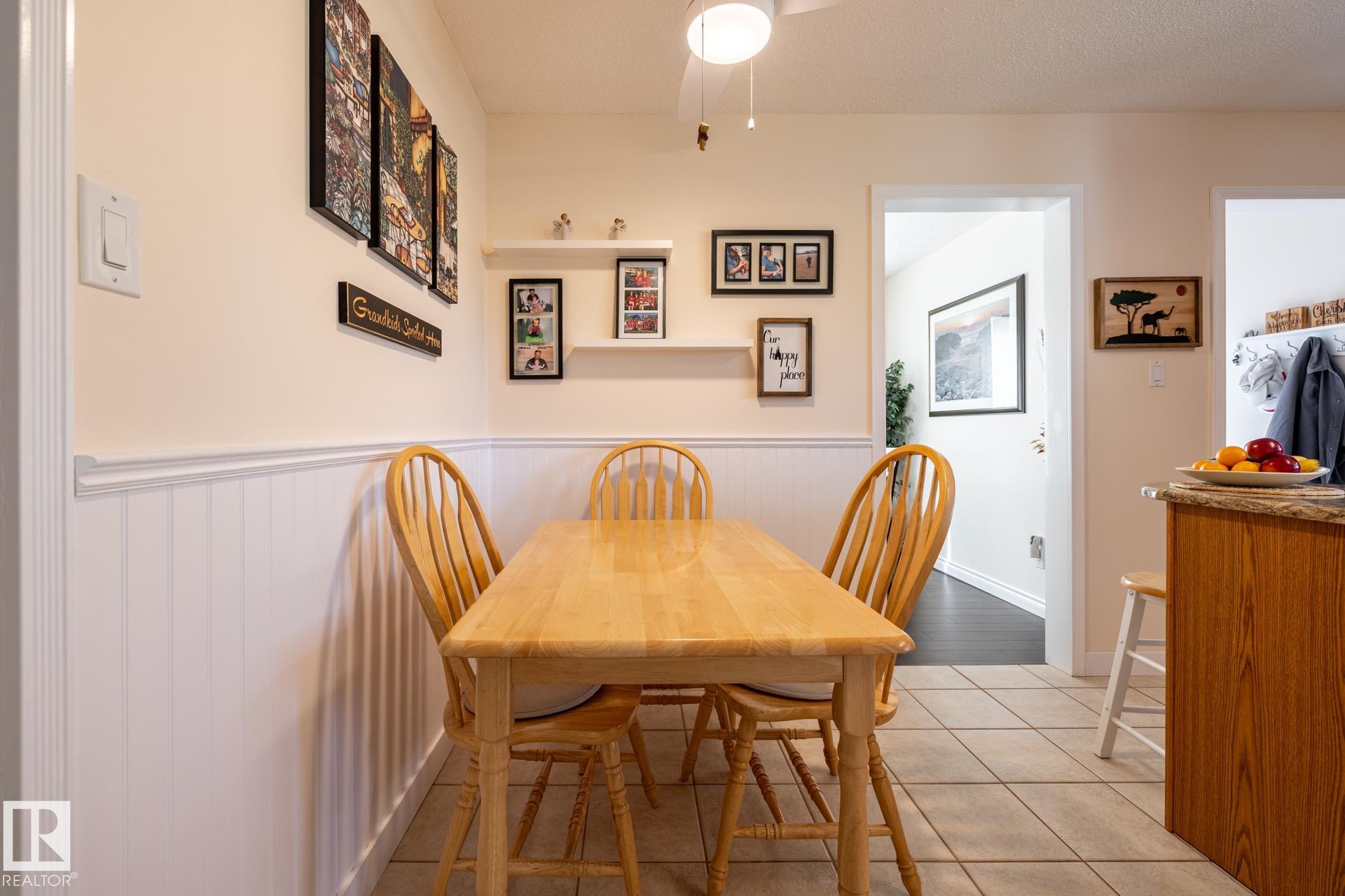 Photo 7 at 4040 77 Street NW, Tweddle Place, Edmonton