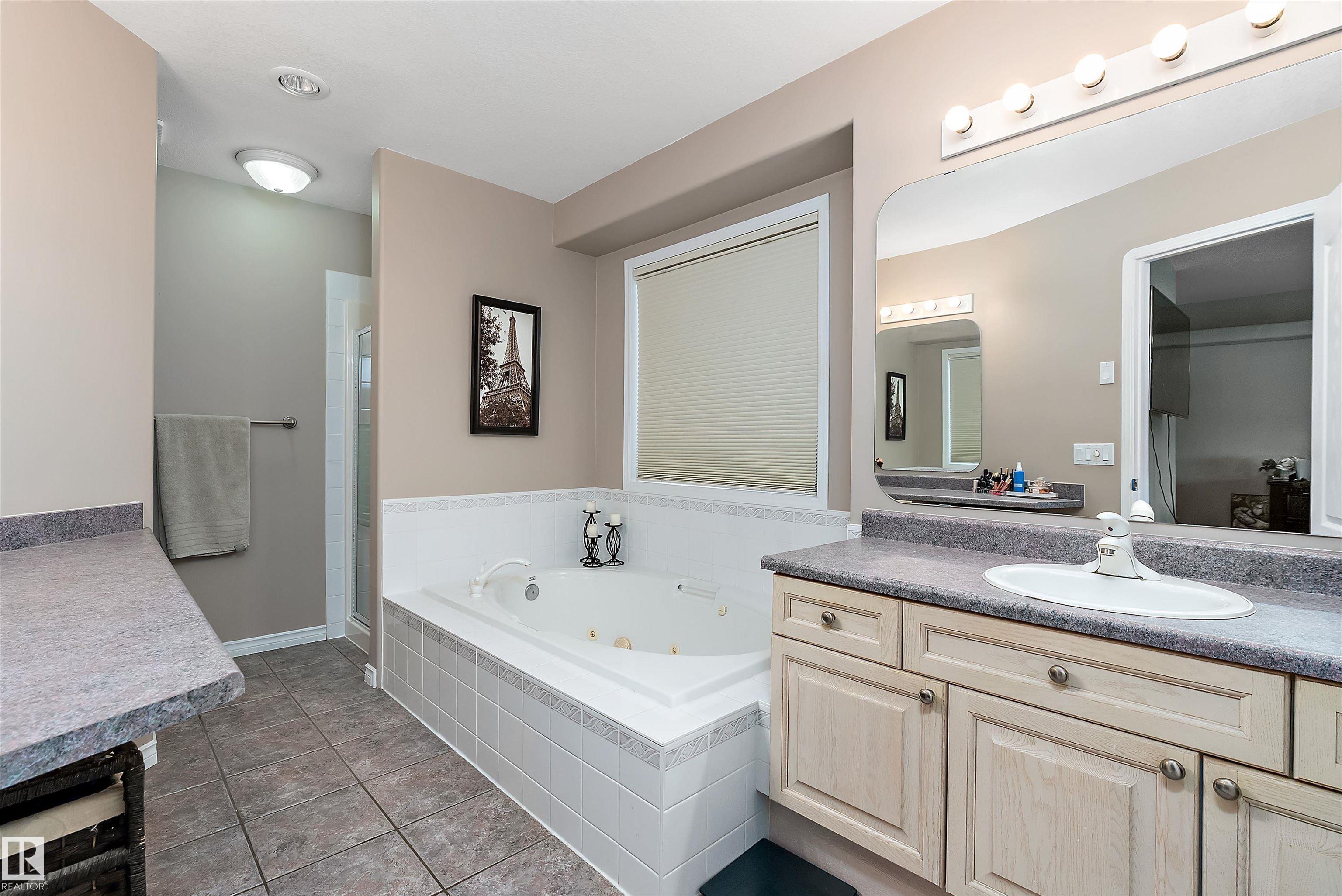 Photo 42 at 1105 Klarvatten Cove NW, Klarvatten, Edmonton