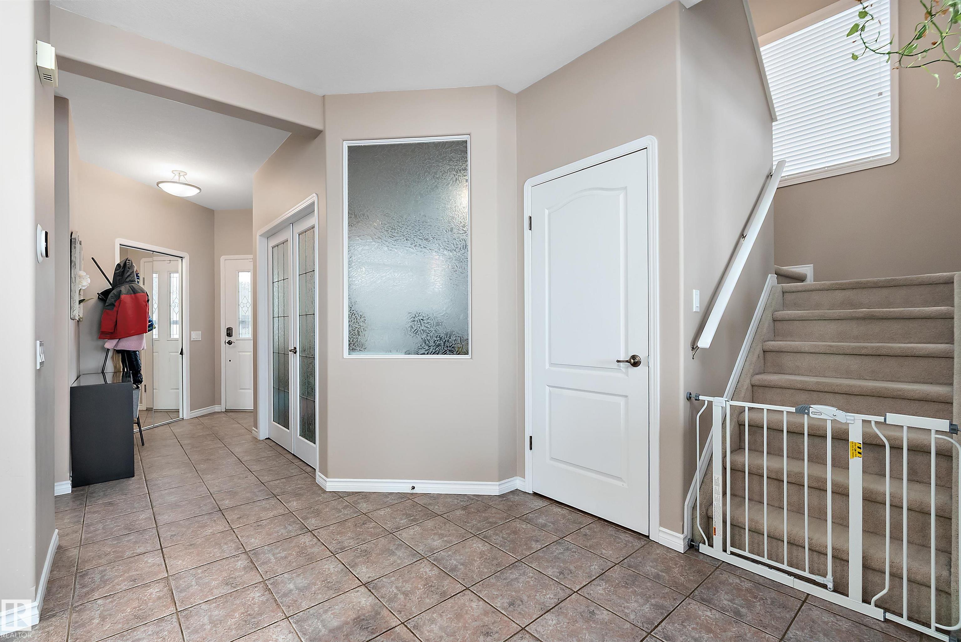 Photo 6 at 1105 Klarvatten Cove NW, Klarvatten, Edmonton
