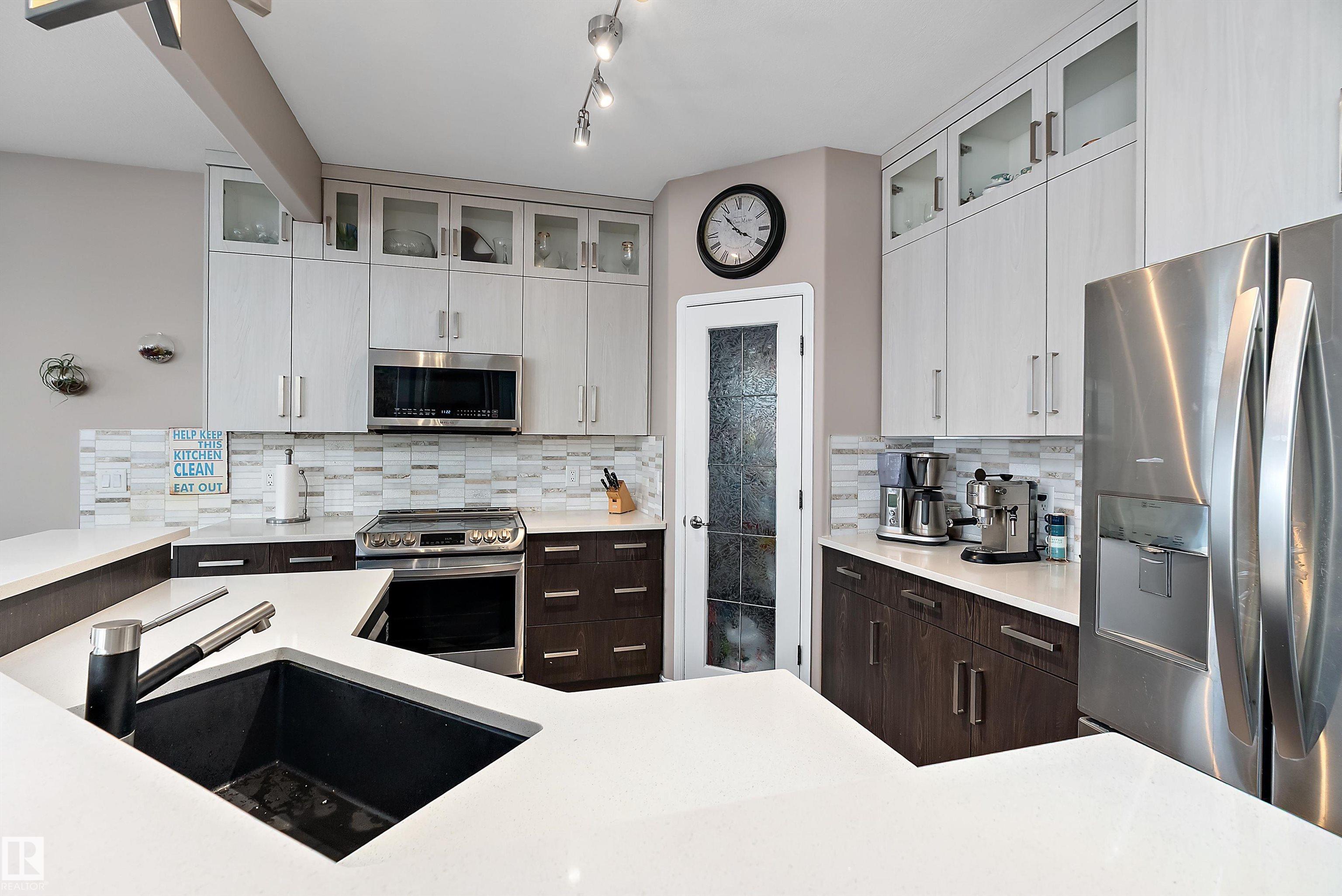 Photo 10 at 1105 Klarvatten Cove NW, Klarvatten, Edmonton