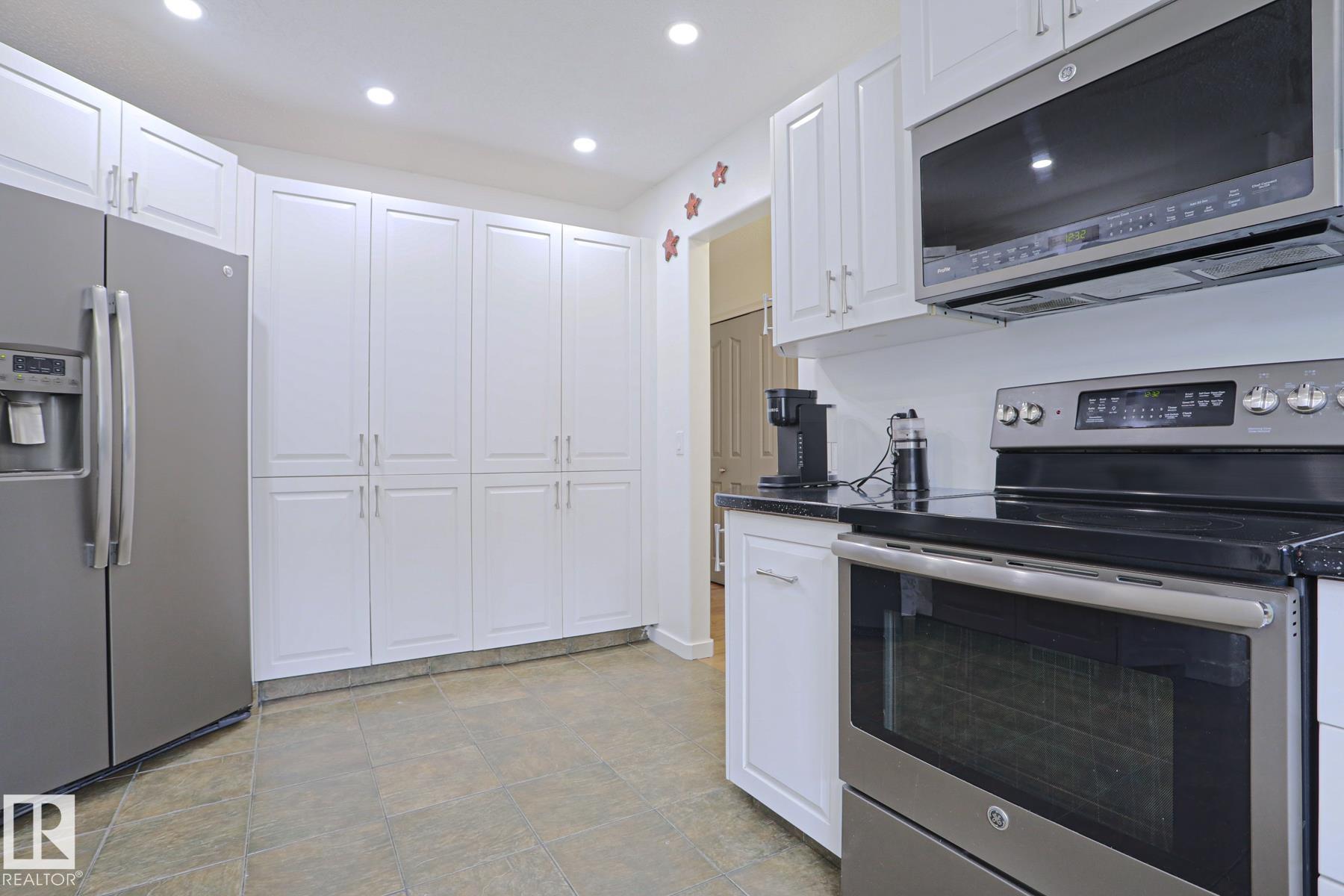 Photo 16 at 17 Georgian Way, Glen Allan, Sherwood Park