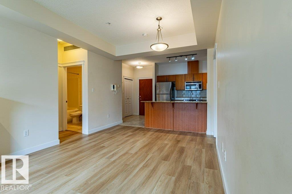 Photo 13 at 409 - 10333 112 Street NW, Wîhkwêntôwin, Edmonton