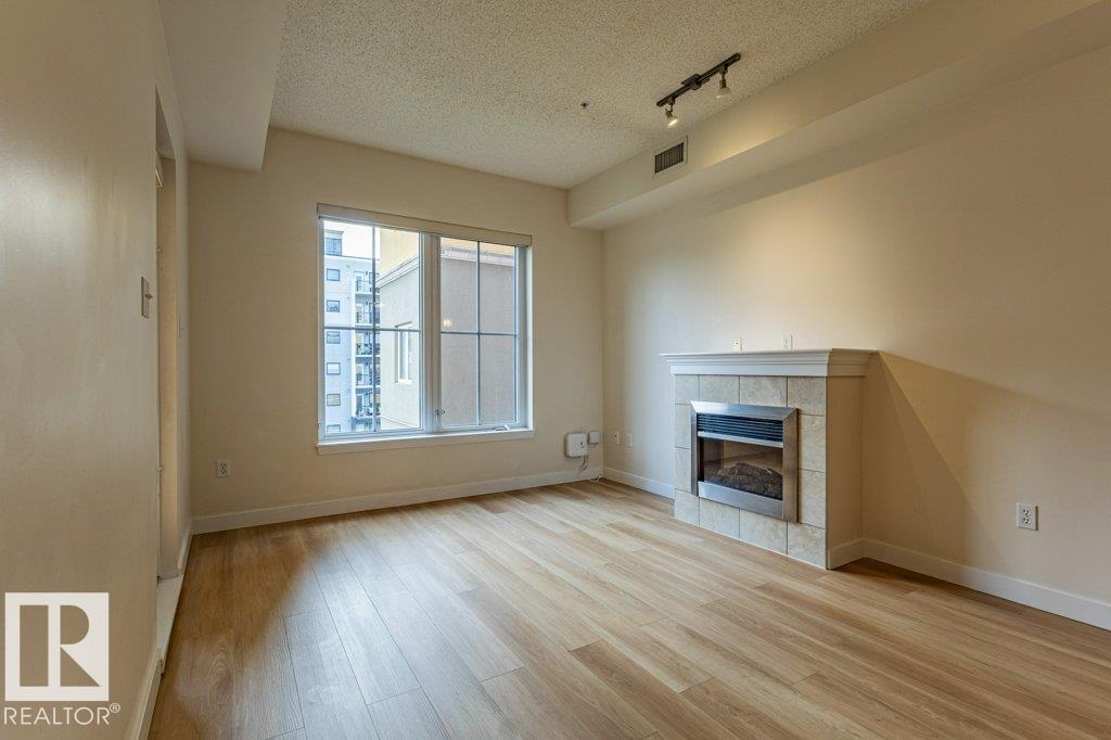 Photo 14 at 409 - 10333 112 Street NW, Wîhkwêntôwin, Edmonton
