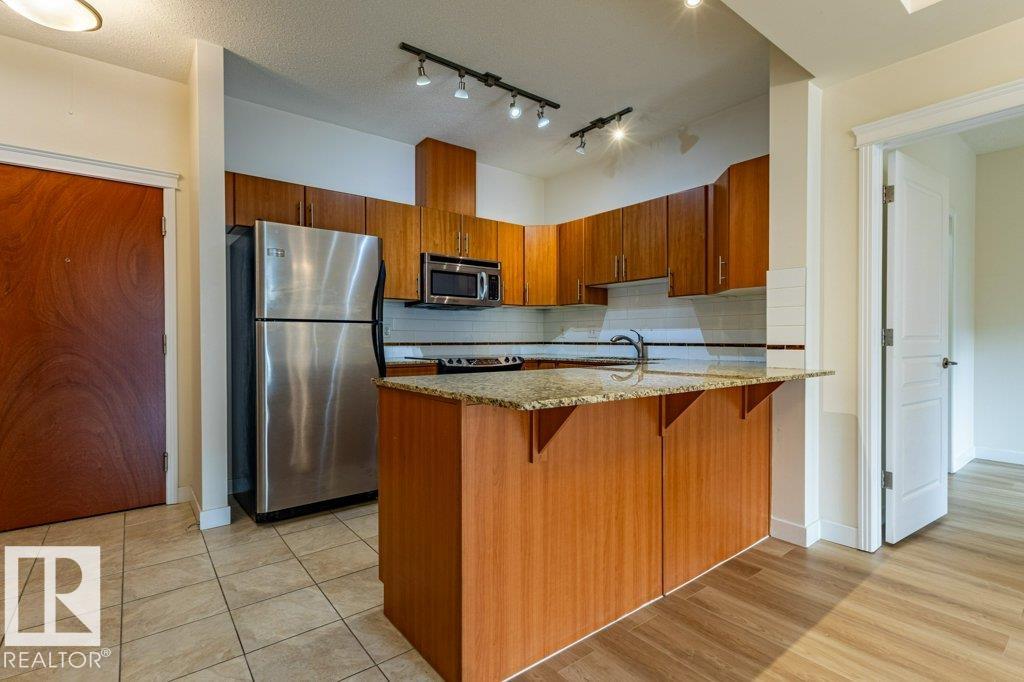 409 - 10333 112 Street NW, Wîhkwêntôwin, Edmonton