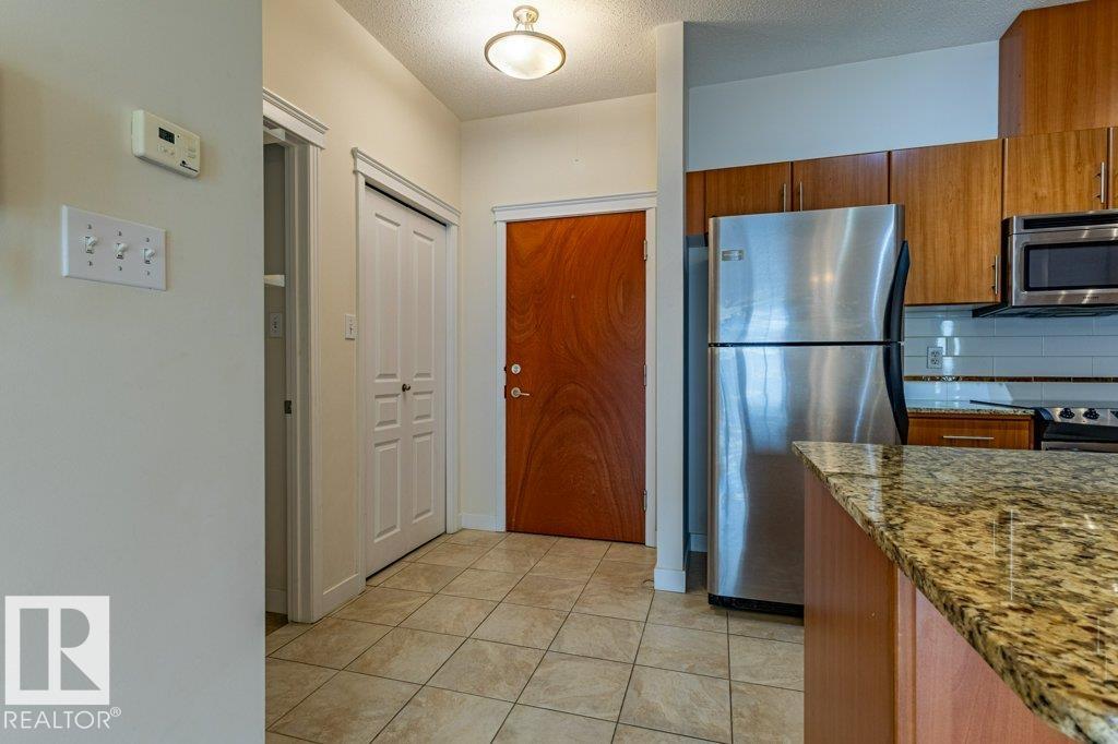 Photo 9 at 409 - 10333 112 Street NW, Wîhkwêntôwin, Edmonton