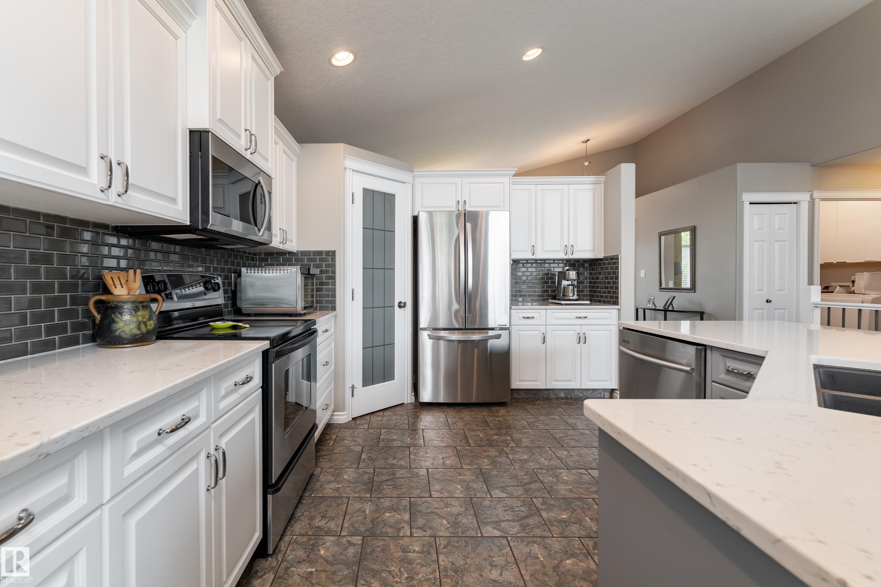 Photo 17 at 6001 52 Avenue, Eaglemont Heights, Beaumont