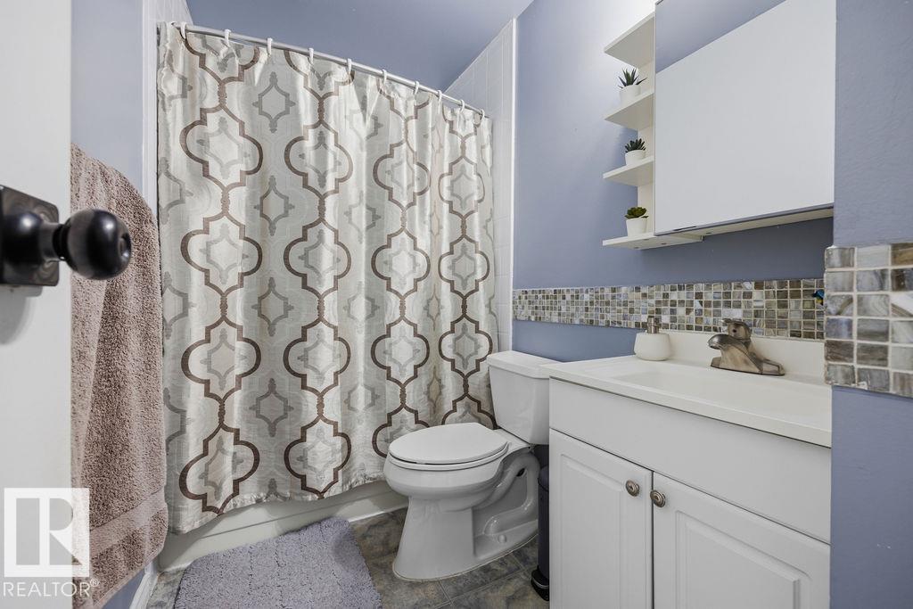 Photo 11 at 243 Dickinsfield crest NW, Evansdale, Edmonton