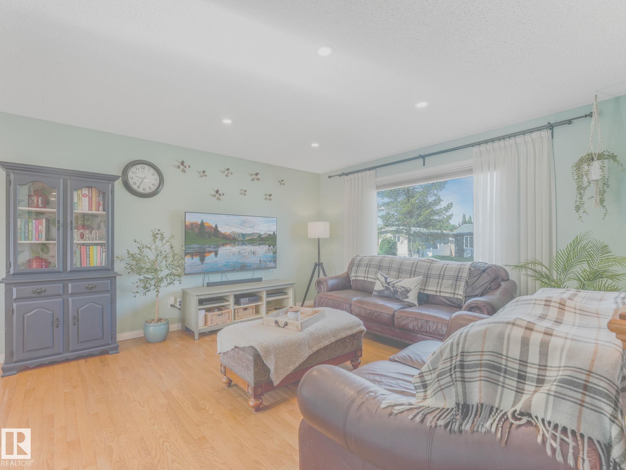 Photo 16 at 17315 111 Street NW, Baturyn, Edmonton