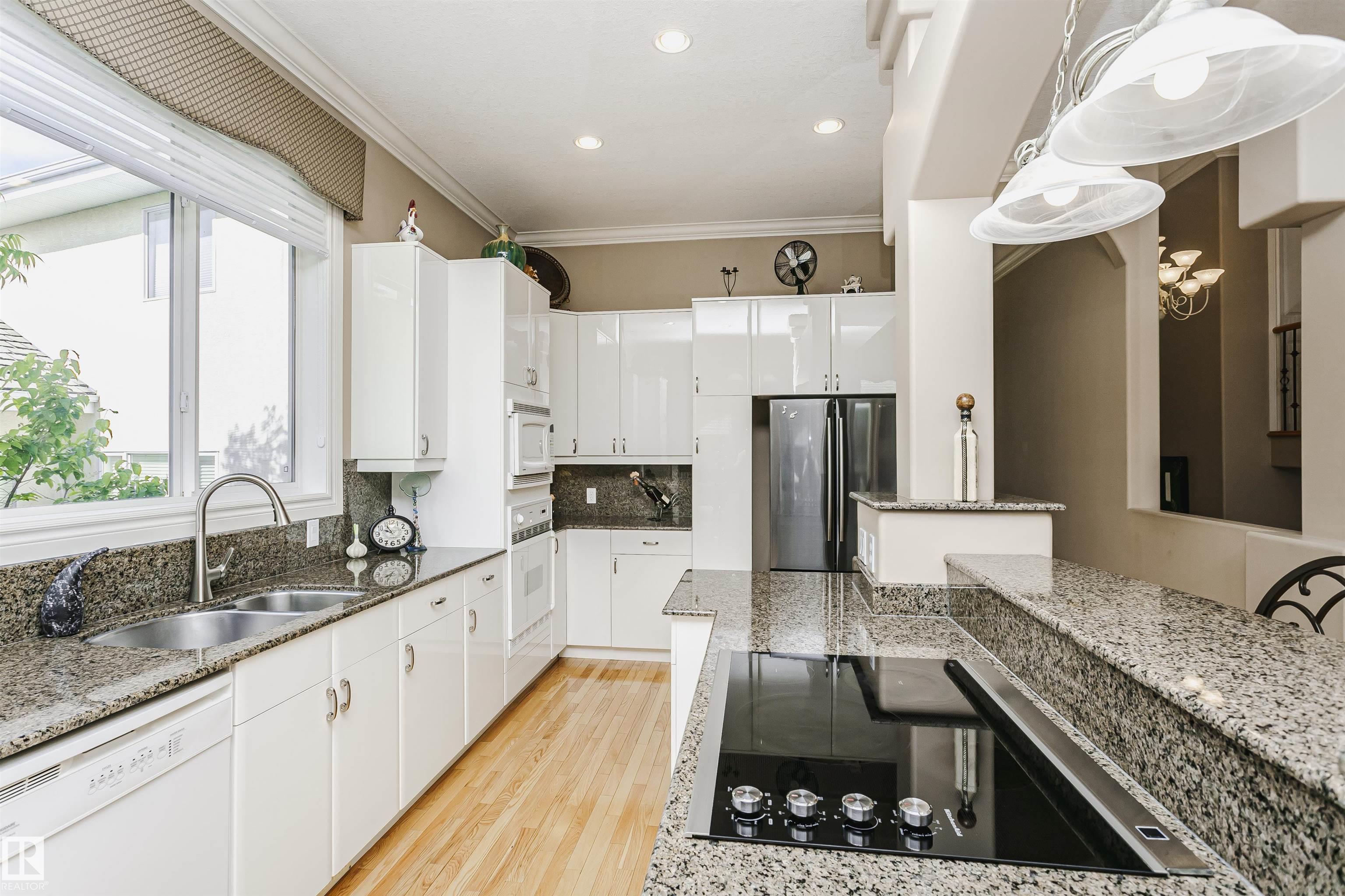 Photo 17 at 116 Darlington Crescent NW, Donsdale, Edmonton