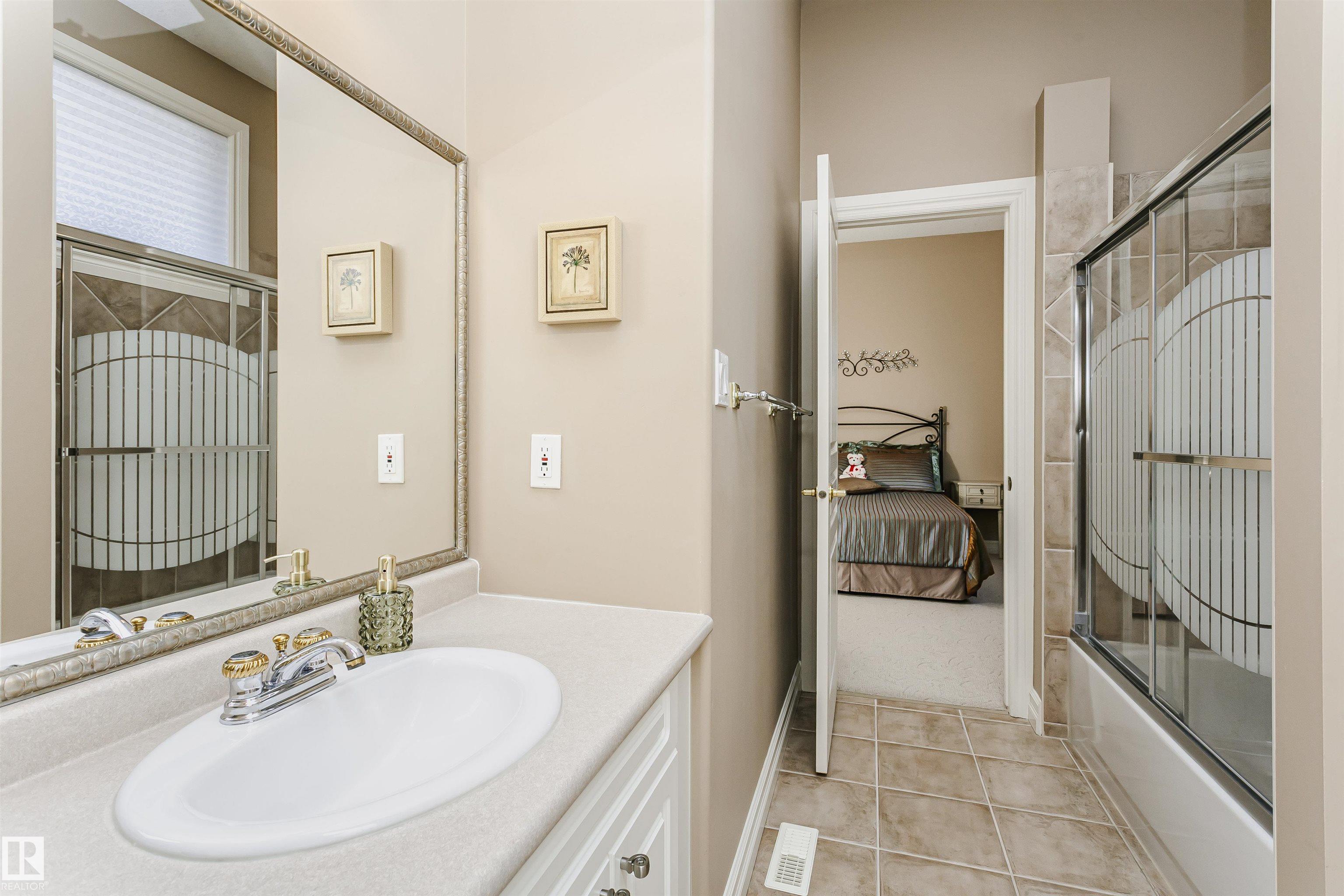 Photo 22 at 116 Darlington Crescent NW, Donsdale, Edmonton