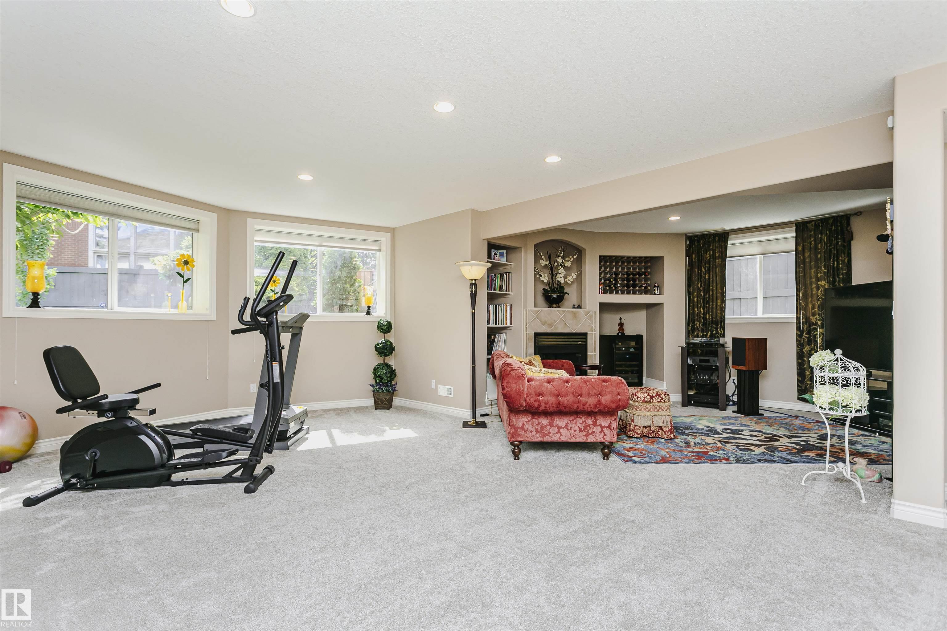 Photo 32 at 116 Darlington Crescent NW, Donsdale, Edmonton
