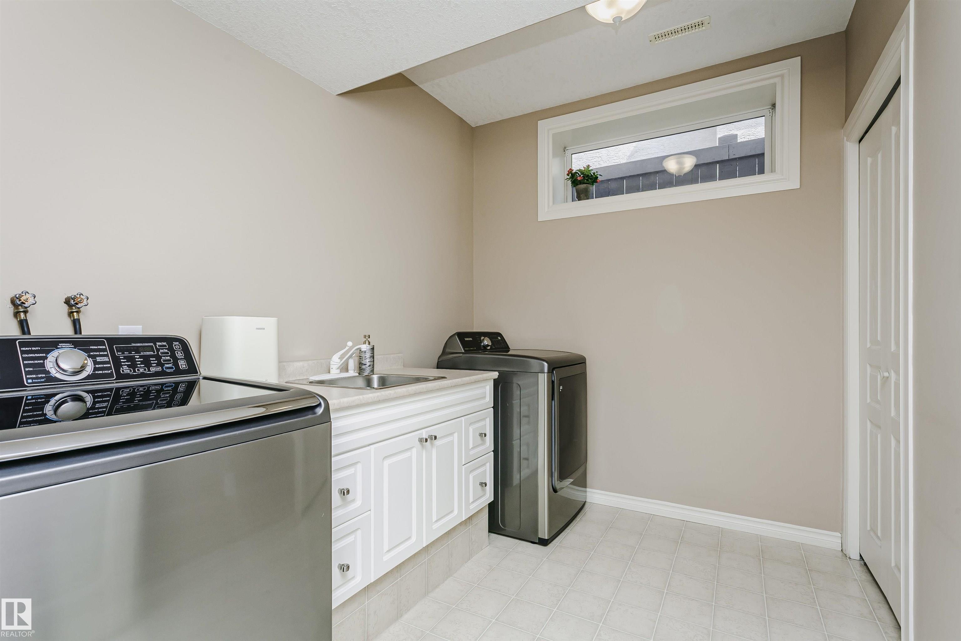 Photo 39 at 116 Darlington Crescent NW, Donsdale, Edmonton