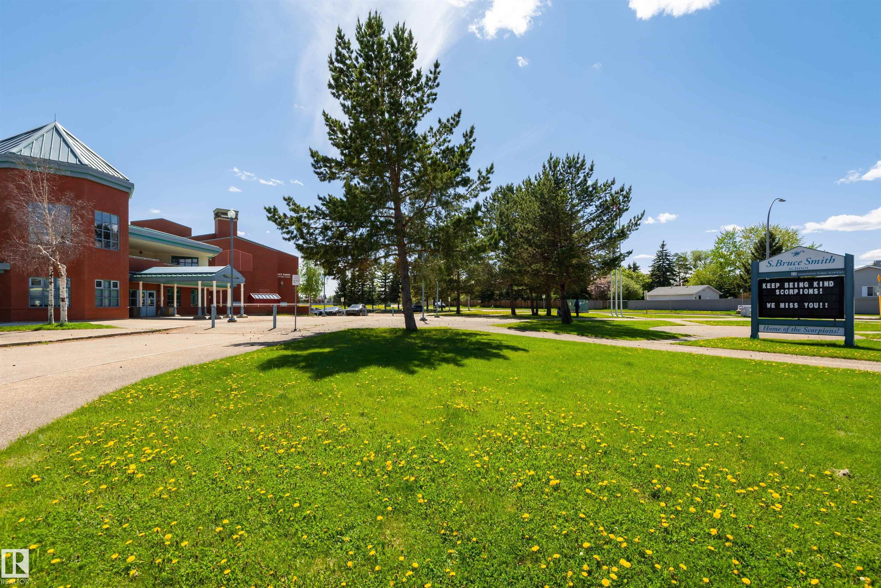 Photo 54 at 116 Darlington Crescent NW, Donsdale, Edmonton