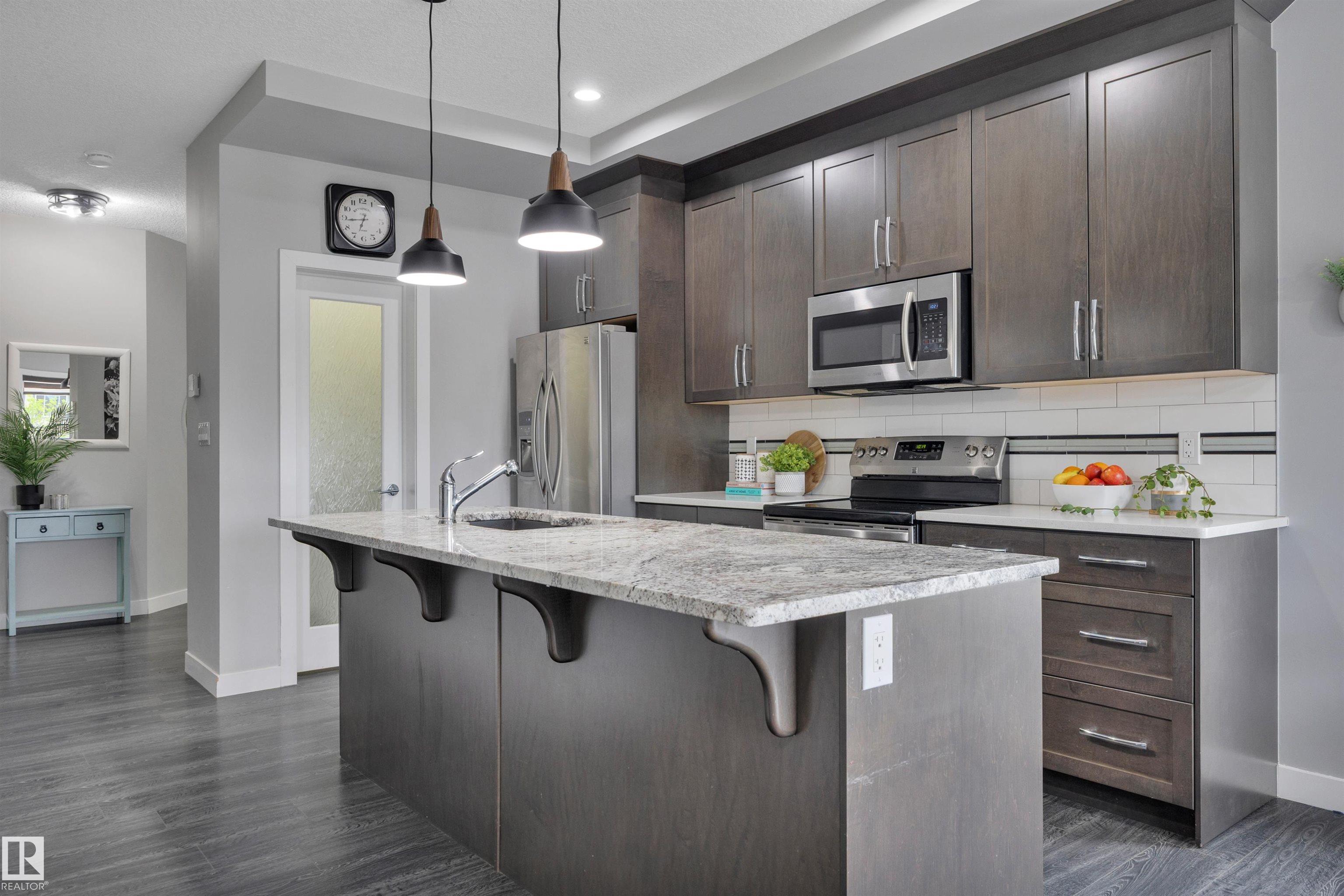 Photo 13 at 98 Sandalwood Place, Suntree, Leduc
