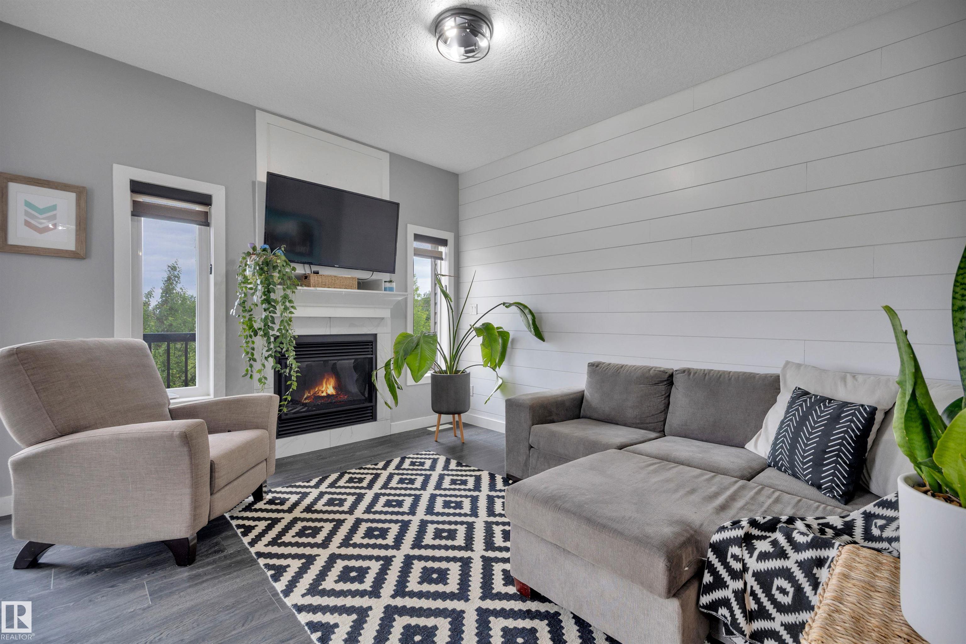 Photo 17 at 98 Sandalwood Place, Suntree, Leduc
