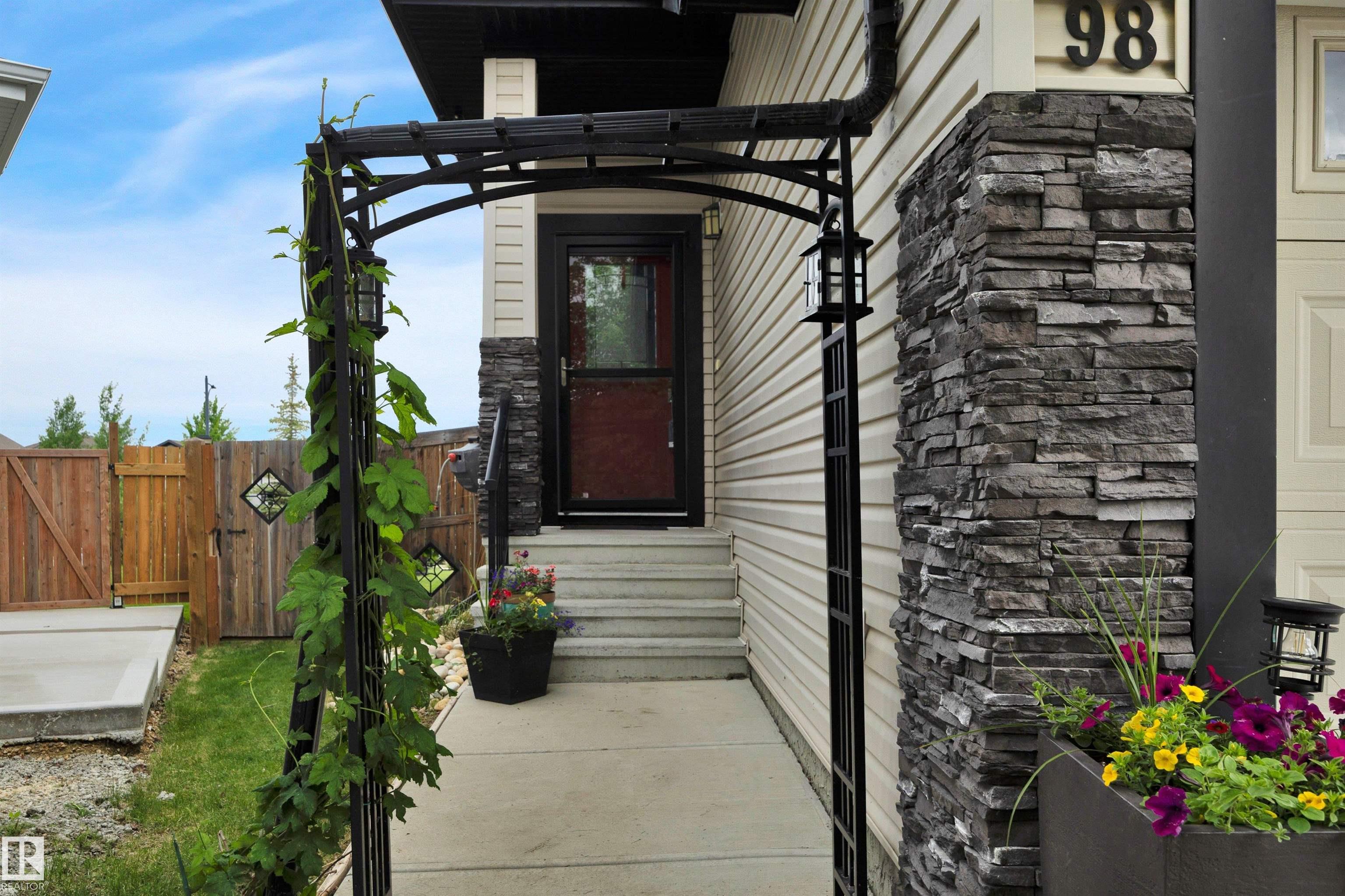 98 Sandalwood Place, Suntree, Leduc