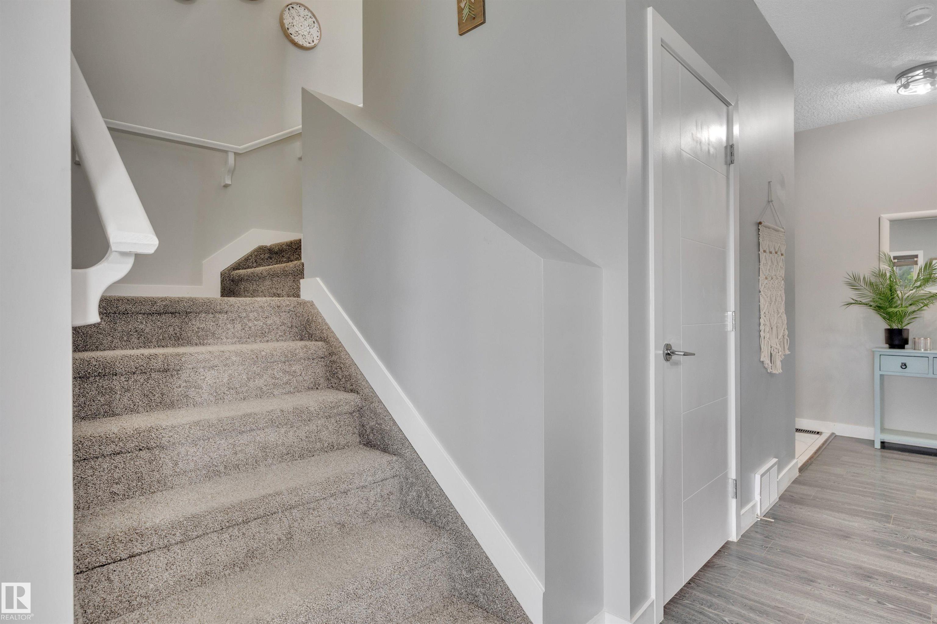 Photo 22 at 98 Sandalwood Place, Suntree, Leduc