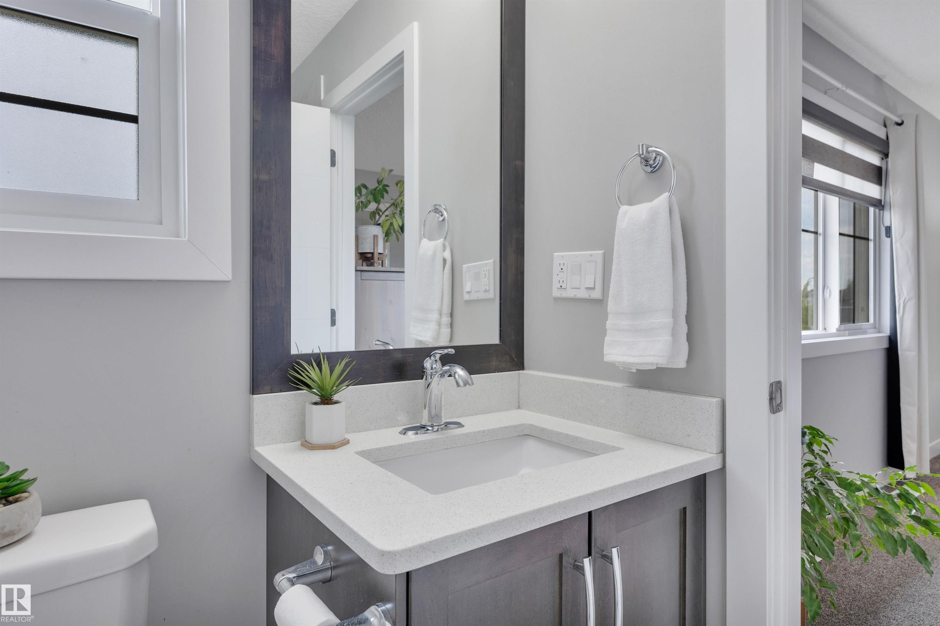 Photo 29 at 98 Sandalwood Place, Suntree, Leduc