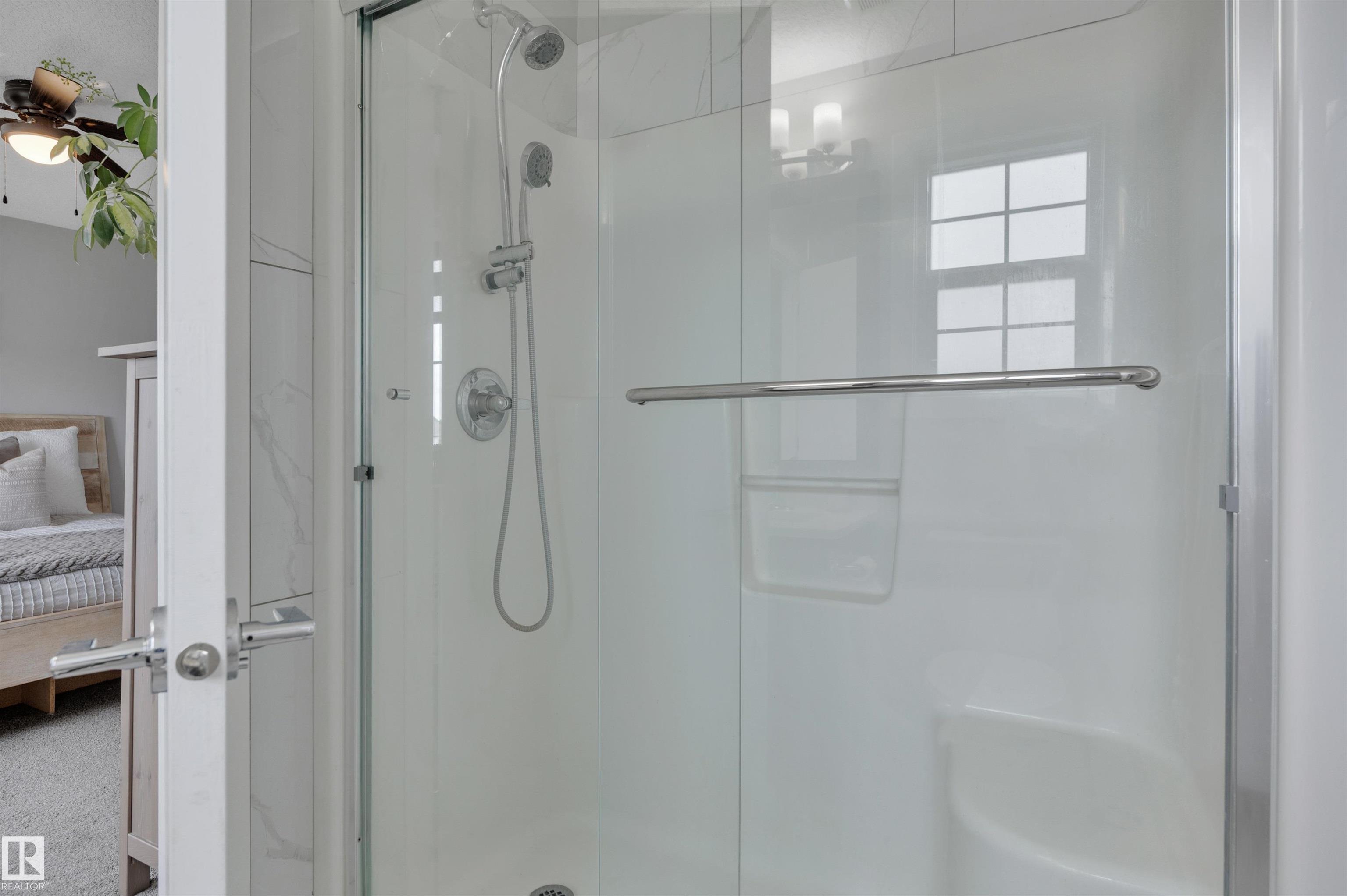 Photo 30 at 98 Sandalwood Place, Suntree, Leduc