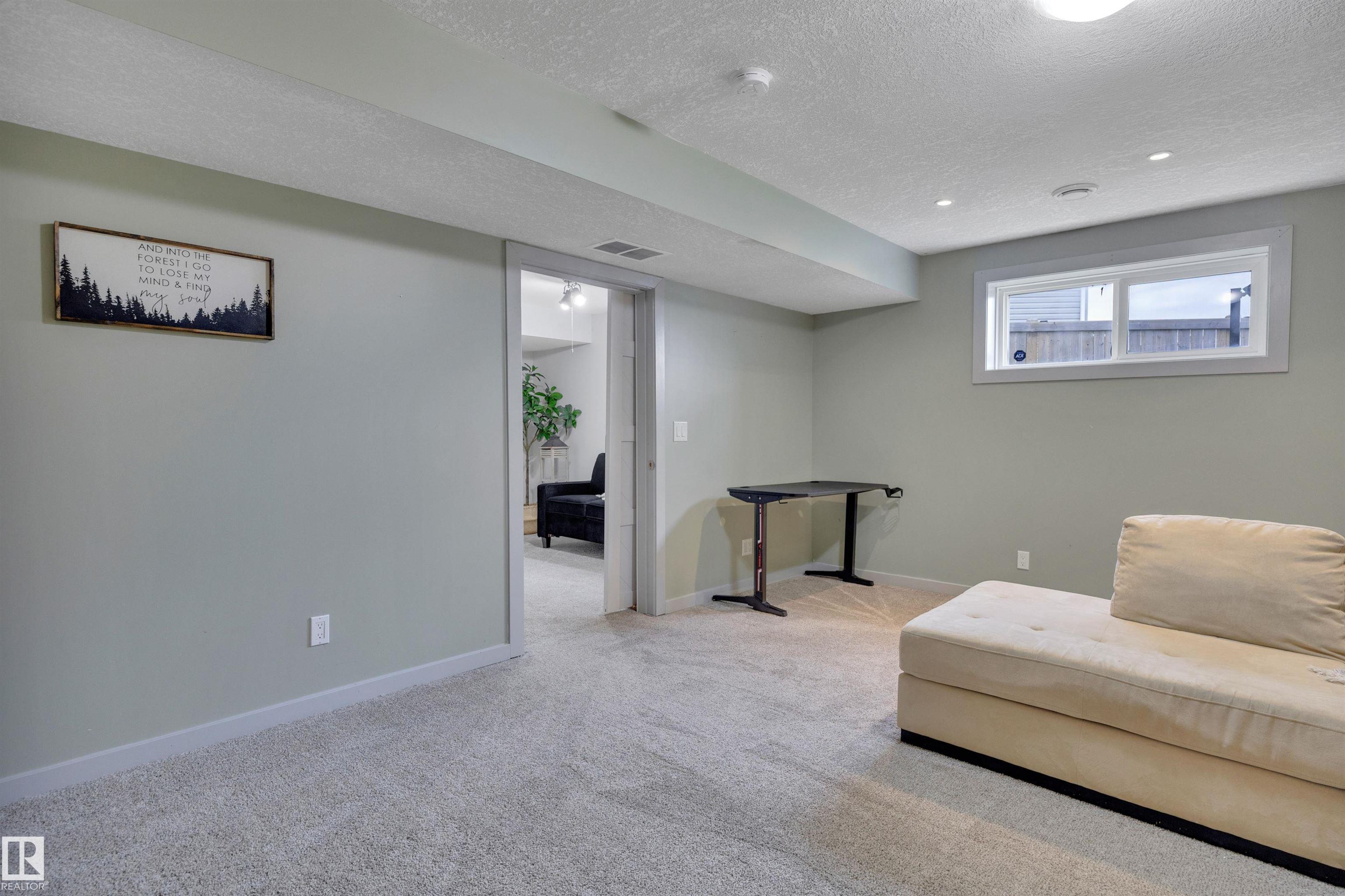 Photo 40 at 98 Sandalwood Place, Suntree, Leduc
