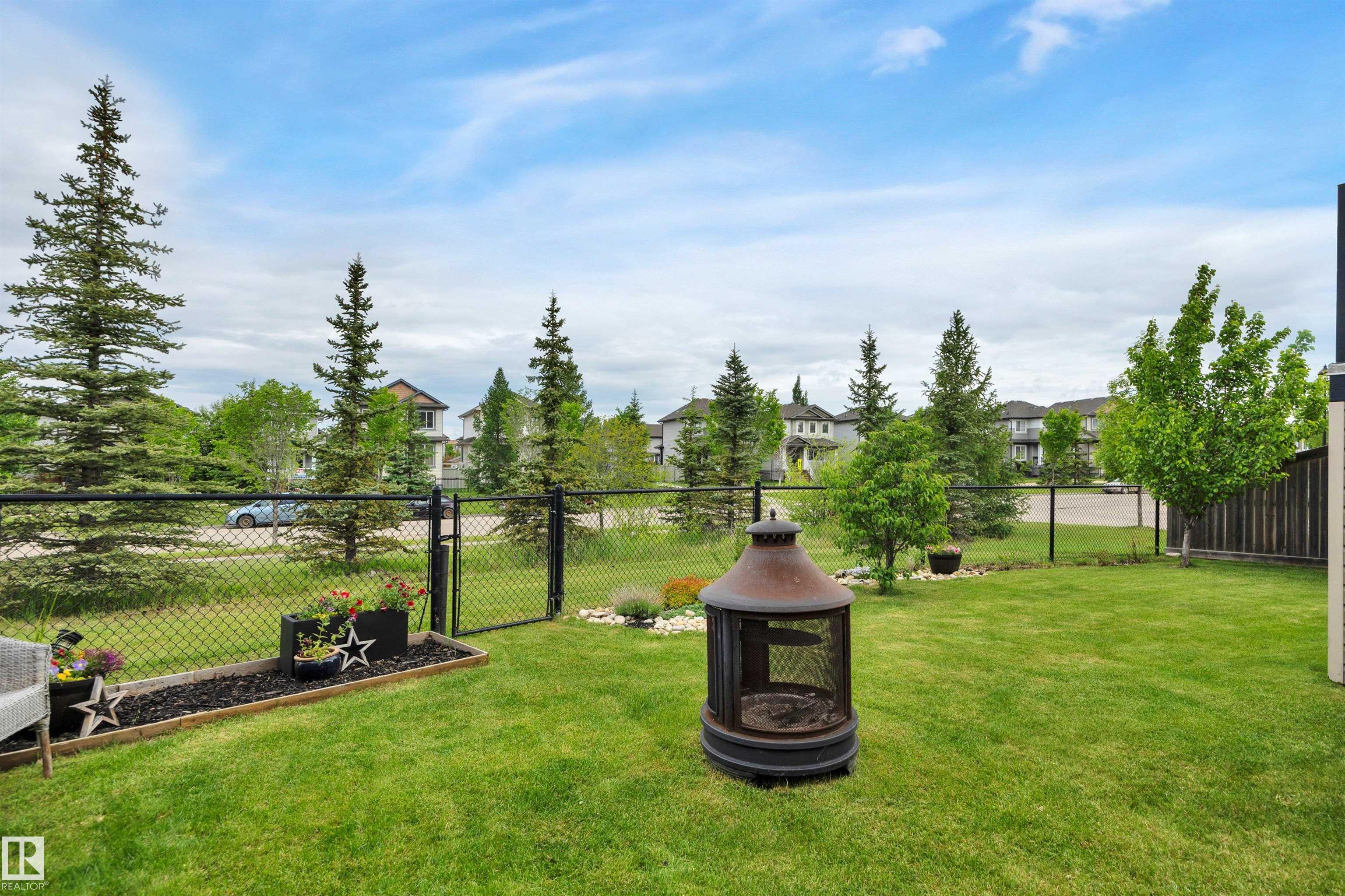 Photo 49 at 98 Sandalwood Place, Suntree, Leduc