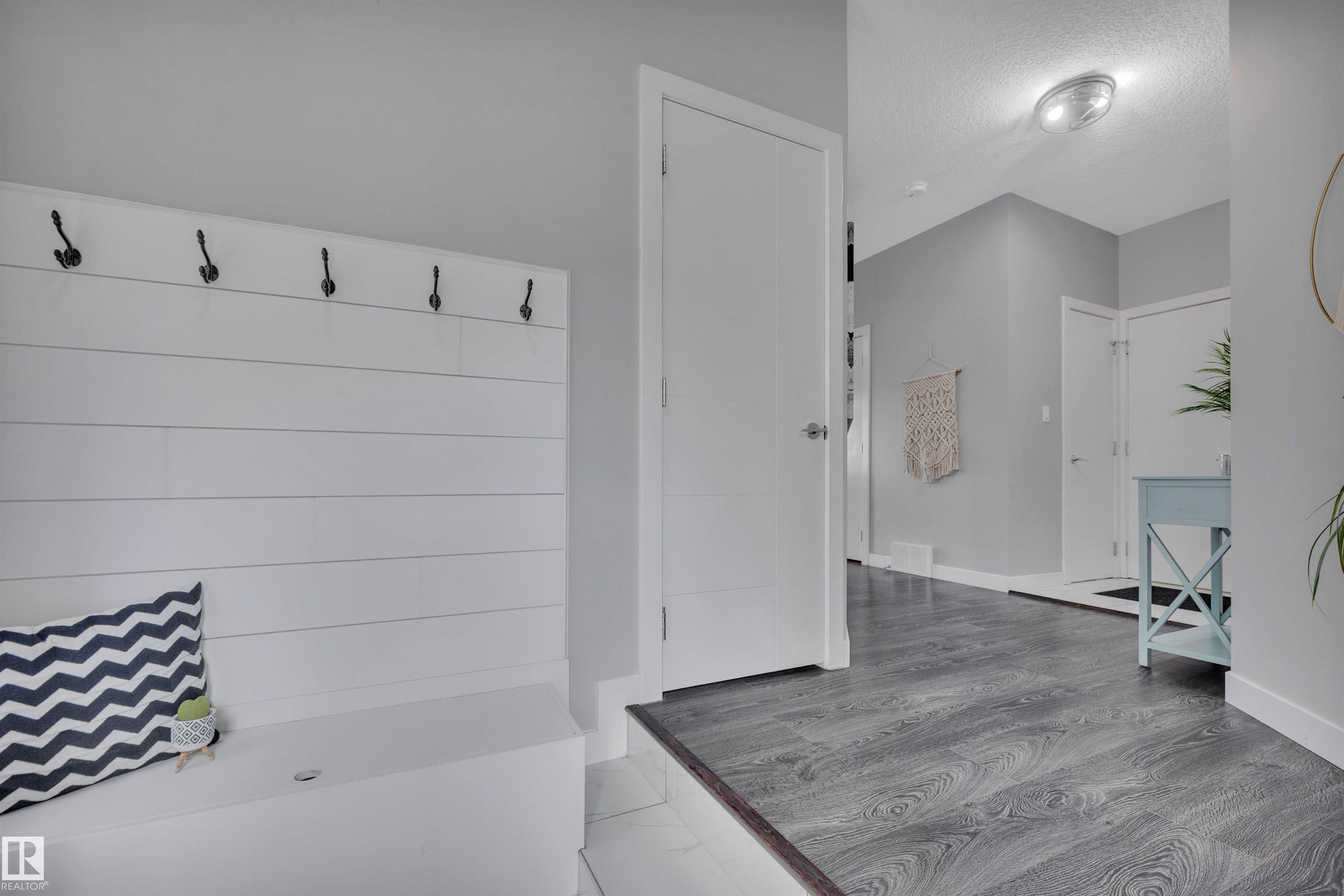 Photo 6 at 98 Sandalwood Place, Suntree, Leduc