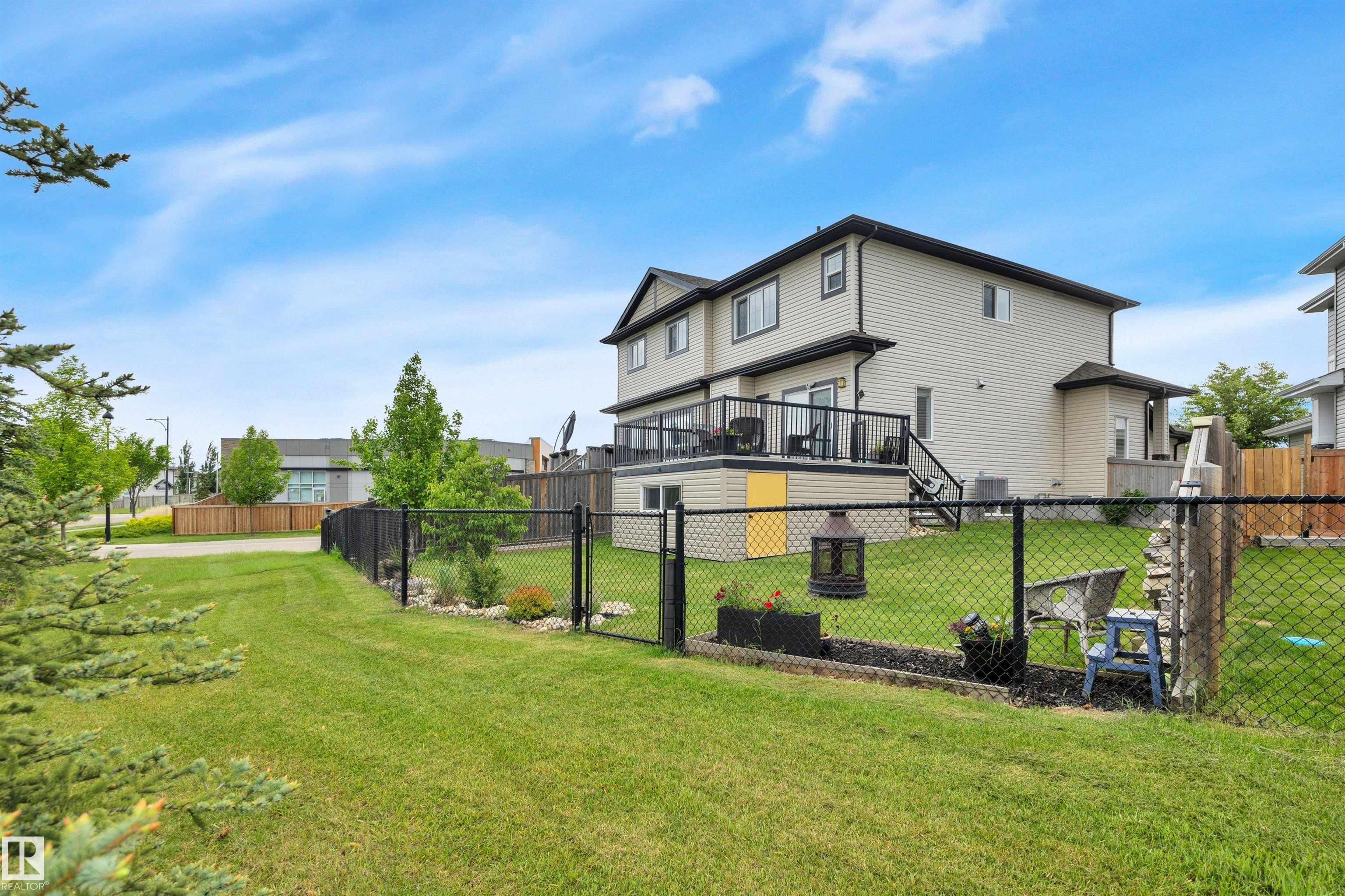 Photo 53 at 98 Sandalwood Place, Suntree, Leduc