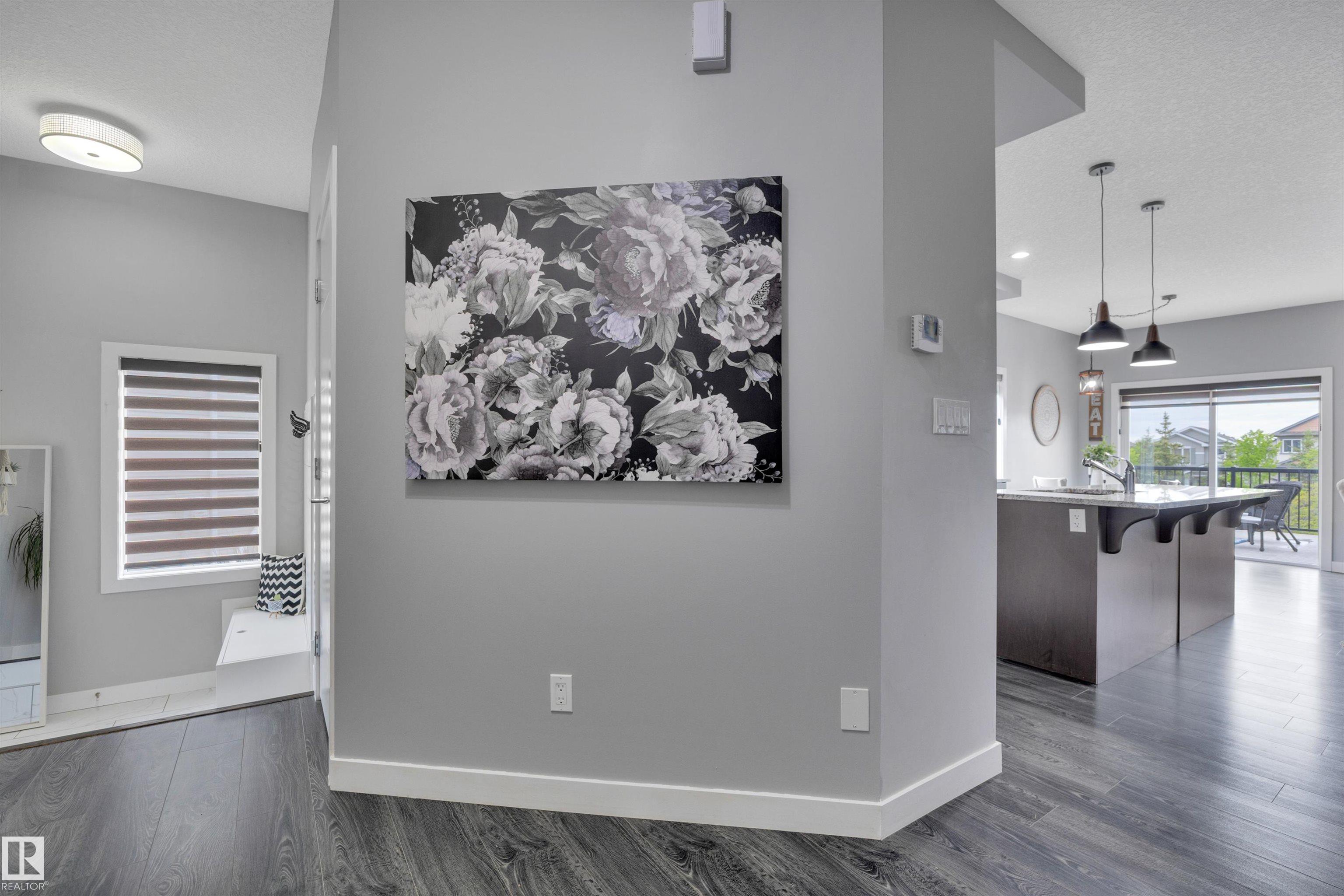 Photo 8 at 98 Sandalwood Place, Suntree, Leduc