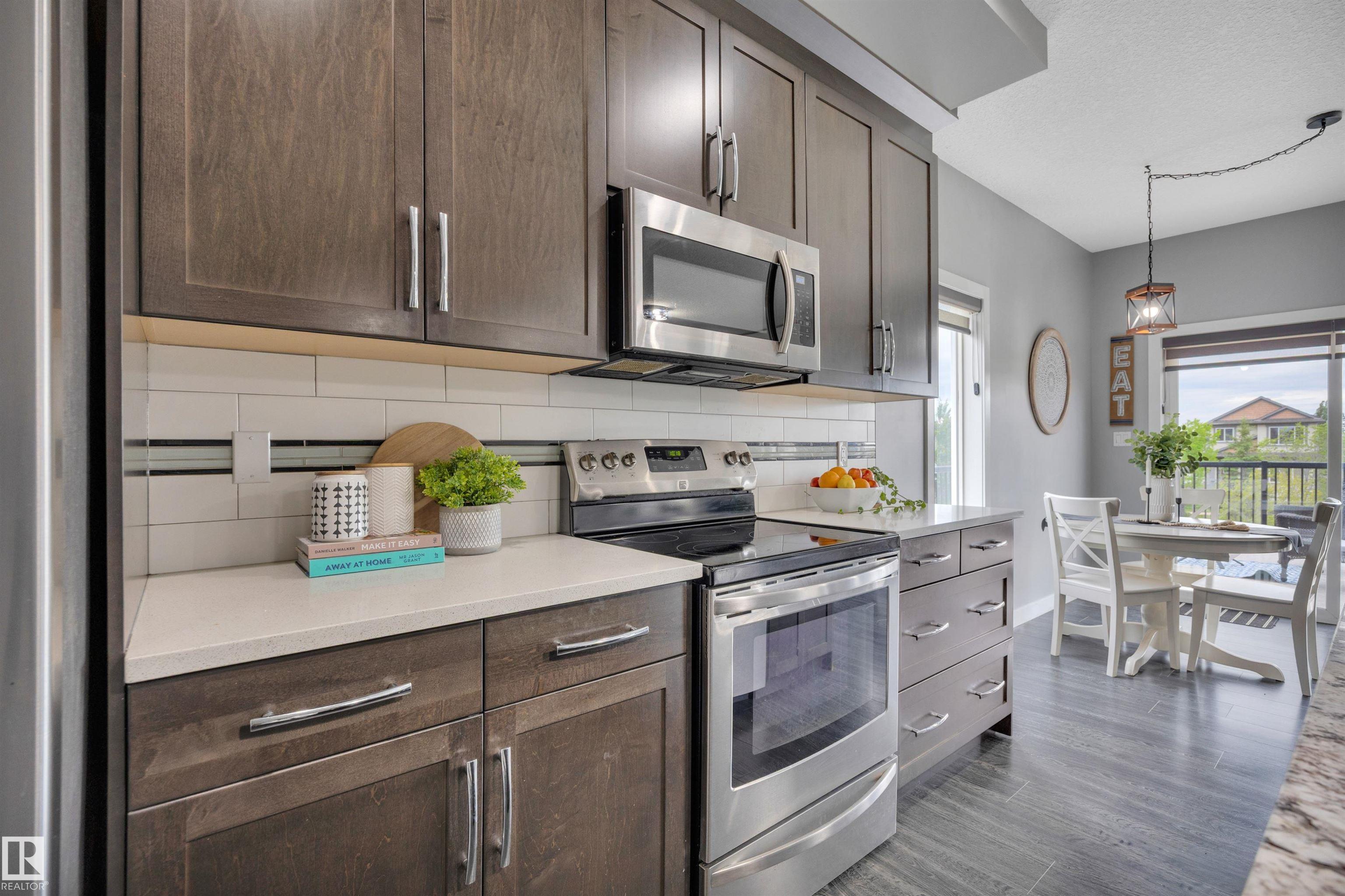 Photo 10 at 98 Sandalwood Place, Suntree, Leduc