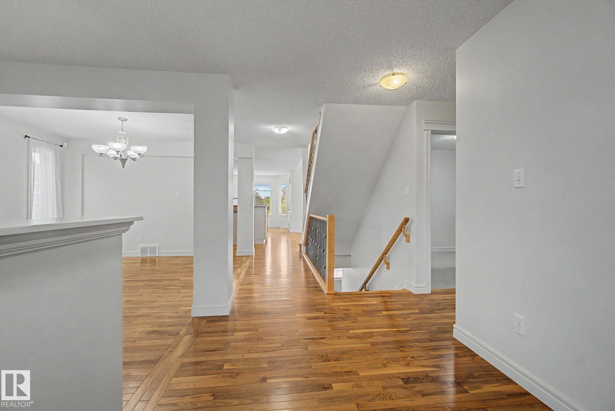 7365 Singer Way NW, South Terwillegar, Edmonton