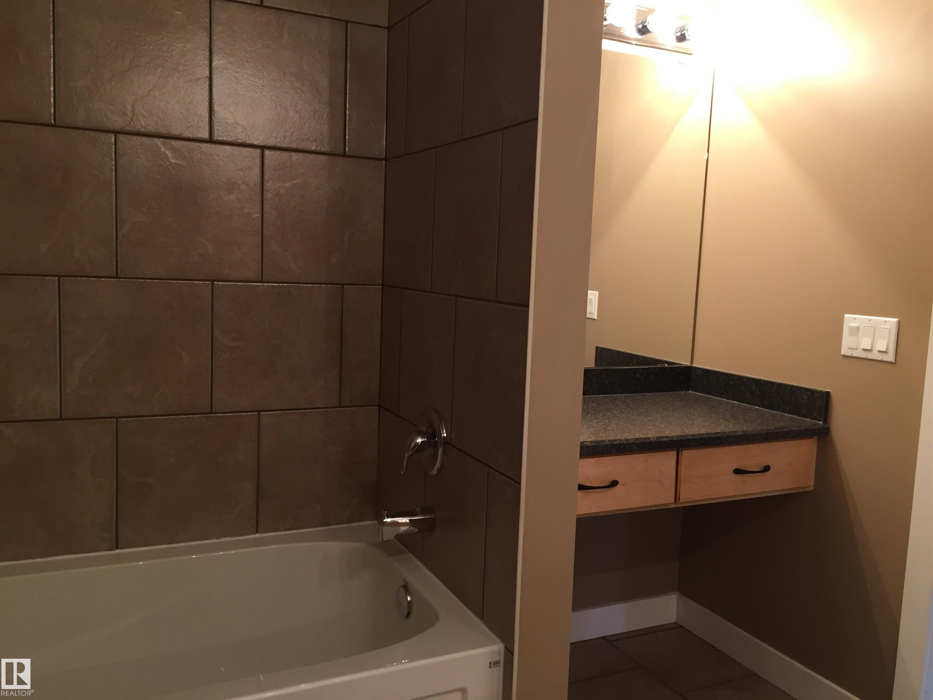 Photo 12 at 12224 88 Street NW, Delton, Edmonton