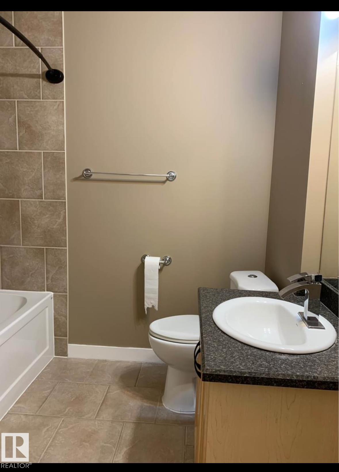 Photo 22 at 12224 88 Street NW, Delton, Edmonton