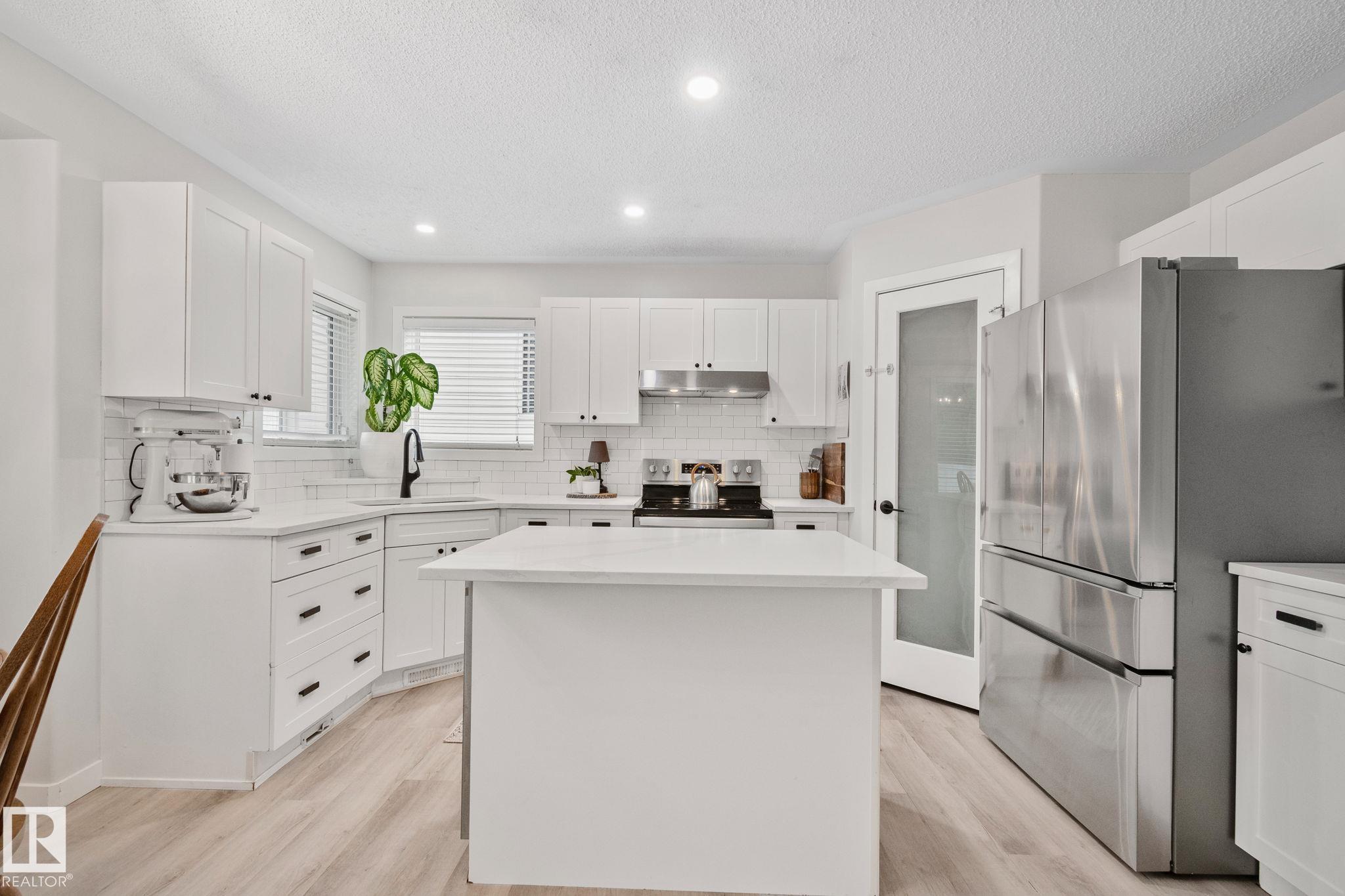Photo 9 at 1604 Tompkins Place NW, Terwillegar Towne, Edmonton